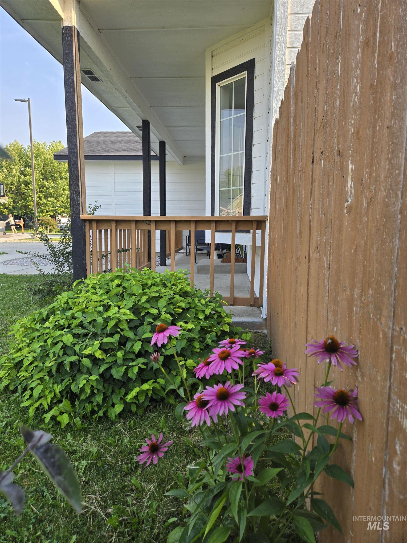 109 Rose Petal Ct., Wilder, Idaho 83676, 3 Bedrooms, 2 Bathrooms, Residential For Sale, Price $355,000, 98995088