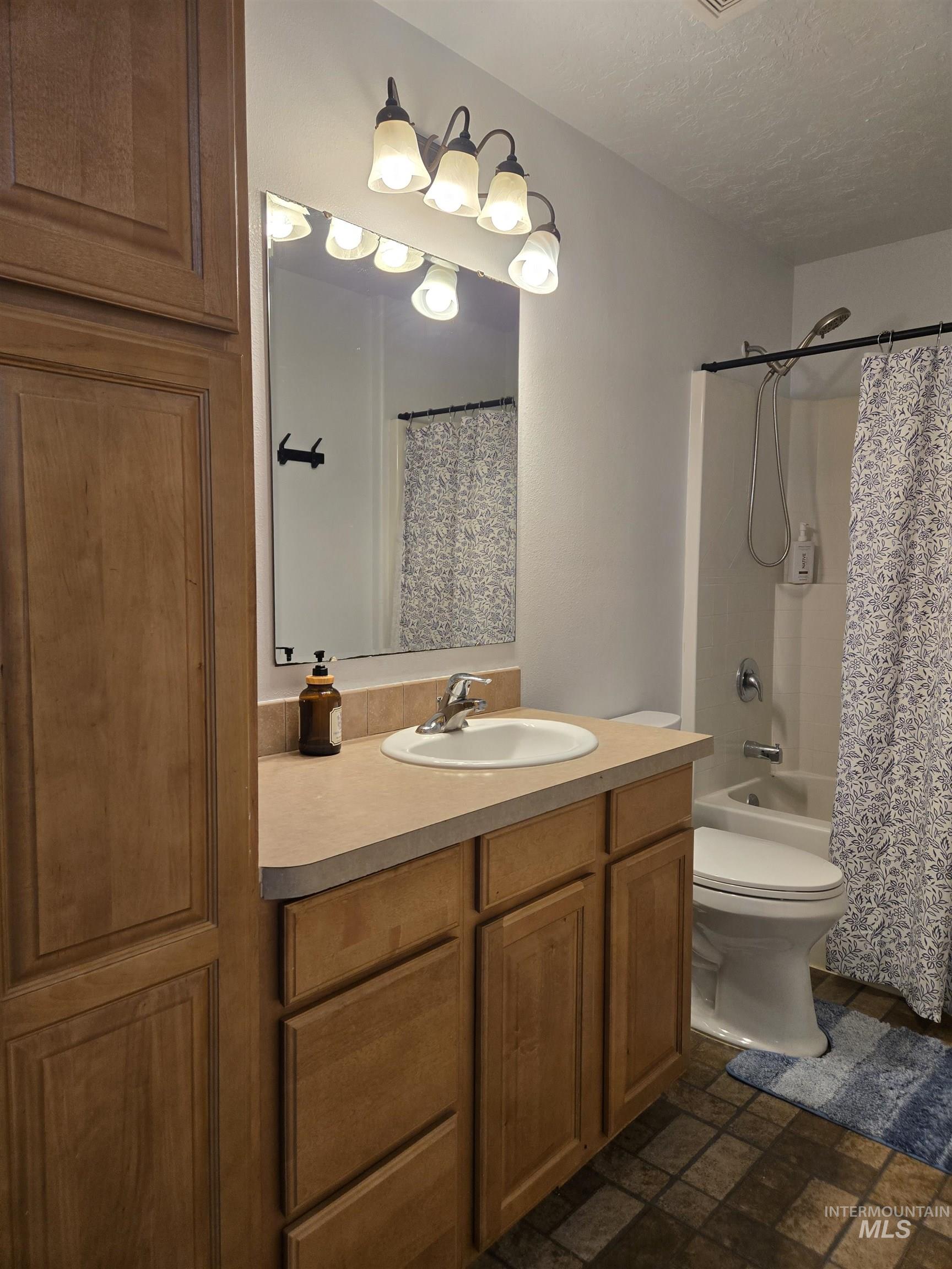 109 Rose Petal Ct., Wilder, Idaho 83676, 3 Bedrooms, 2 Bathrooms, Residential For Sale, Price $355,000, 98995088