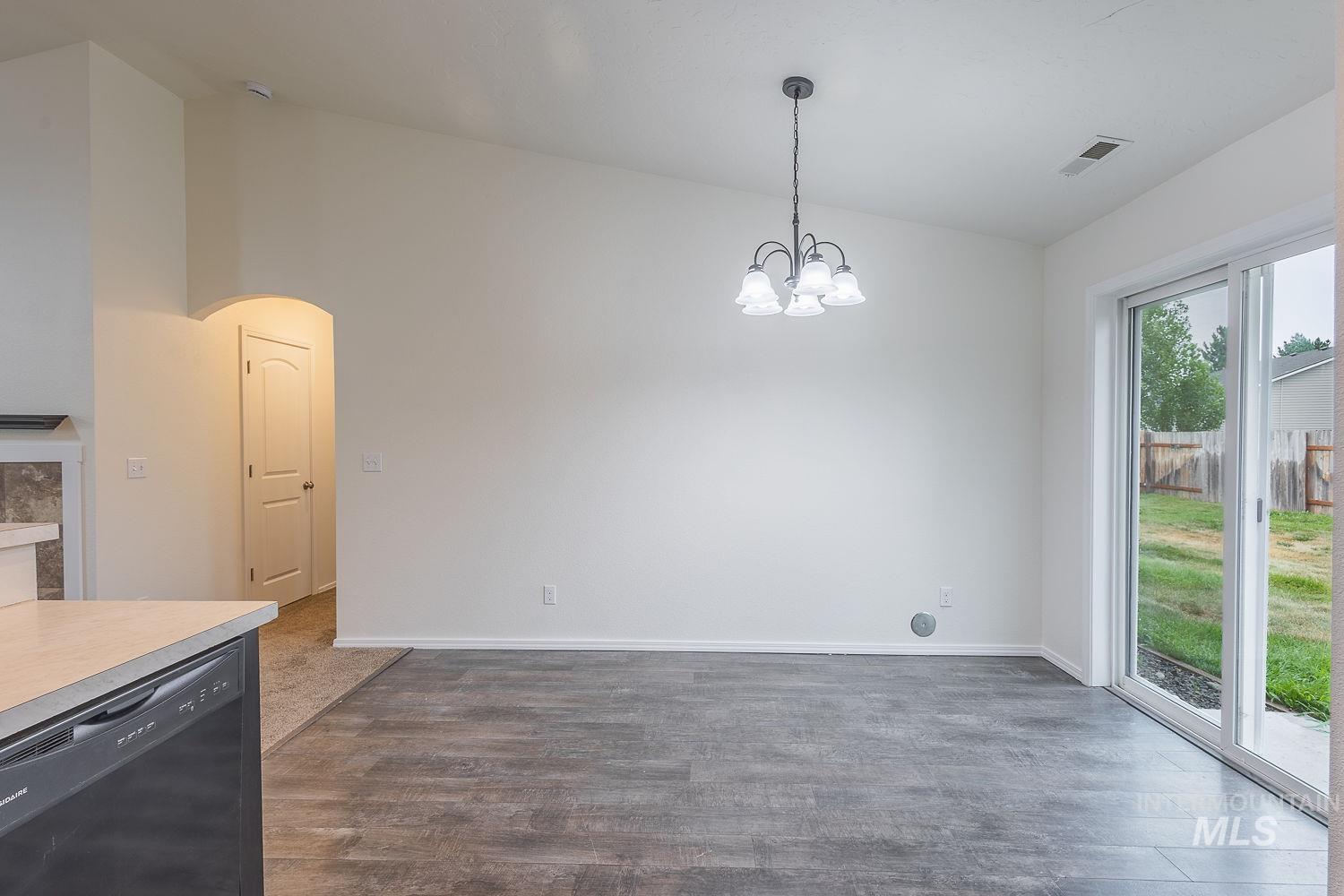 956 S Hebgon Lake Ave, Middleton, Idaho 83644, 3 Bedrooms, 2 Bathrooms, Residential For Sale, Price $389,900,MLS 98995089