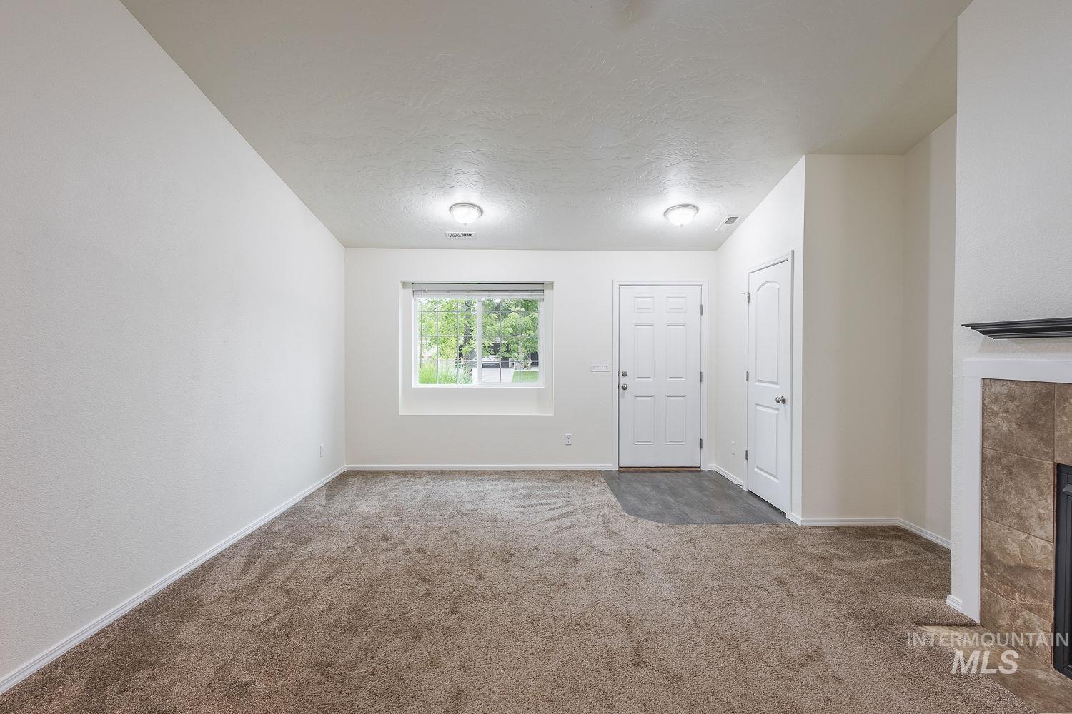 956 S Hebgon Lake Ave, Middleton, Idaho 83644, 3 Bedrooms, 2 Bathrooms, Residential For Sale, Price $389,900,MLS 98995089