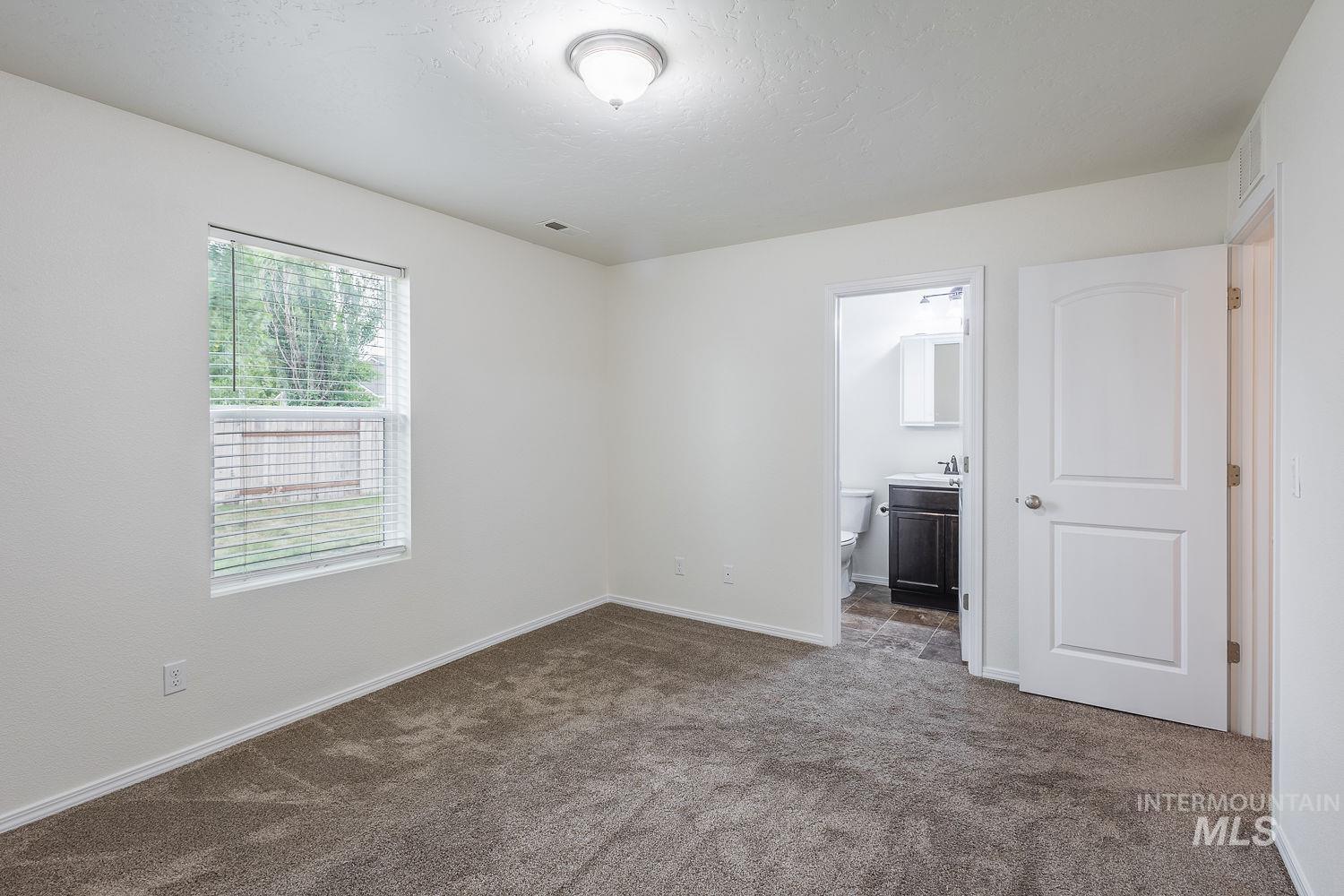 956 S Hebgon Lake Ave, Middleton, Idaho 83644, 3 Bedrooms, 2 Bathrooms, Residential For Sale, Price $389,900,MLS 98995089