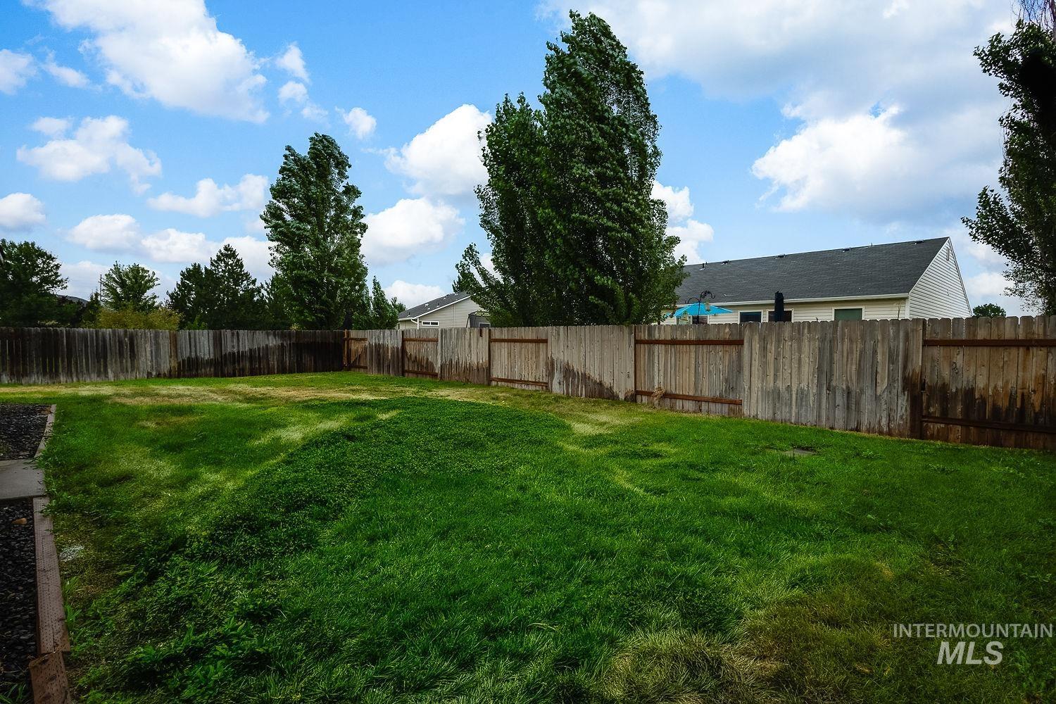 956 S Hebgon Lake Ave, Middleton, Idaho 83644, 3 Bedrooms, 2 Bathrooms, Residential For Sale, Price $389,900,MLS 98995089