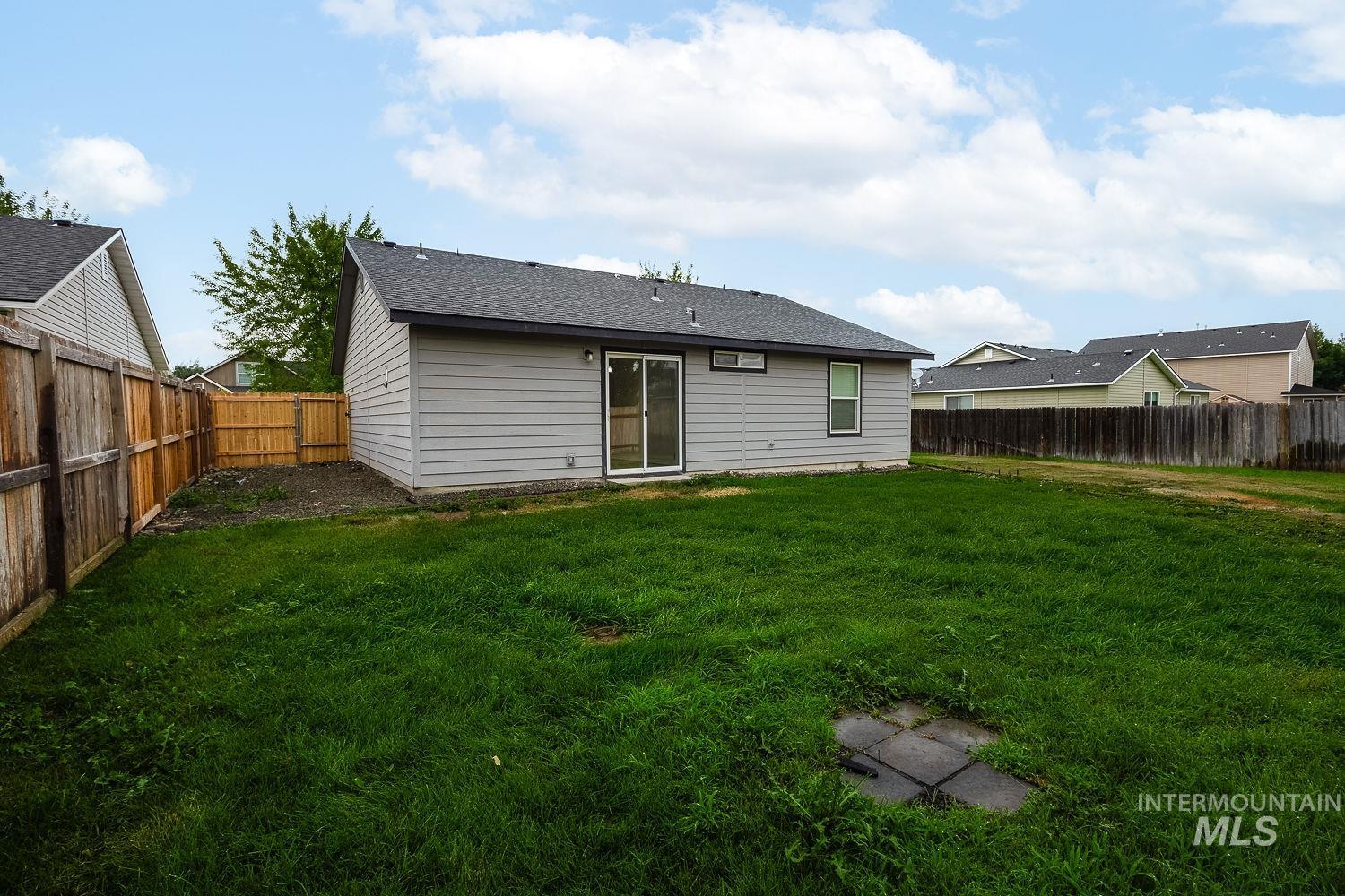 956 S Hebgon Lake Ave, Middleton, Idaho 83644, 3 Bedrooms, 2 Bathrooms, Residential For Sale, Price $389,900,MLS 98995089