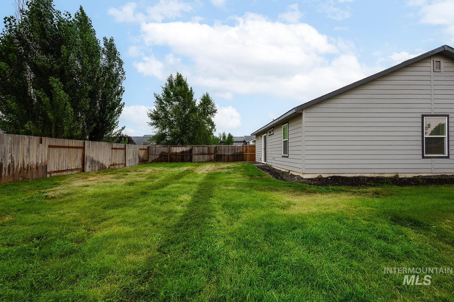 956 S Hebgon Lake Ave, Middleton, Idaho 83644, 3 Bedrooms, 2 Bathrooms, Residential For Sale, Price $389,900,MLS 98995089