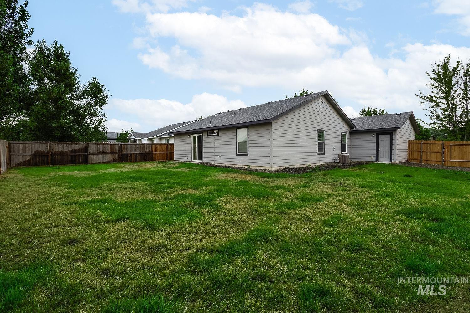 956 S Hebgon Lake Ave, Middleton, Idaho 83644, 3 Bedrooms, 2 Bathrooms, Residential For Sale, Price $389,900,MLS 98995089