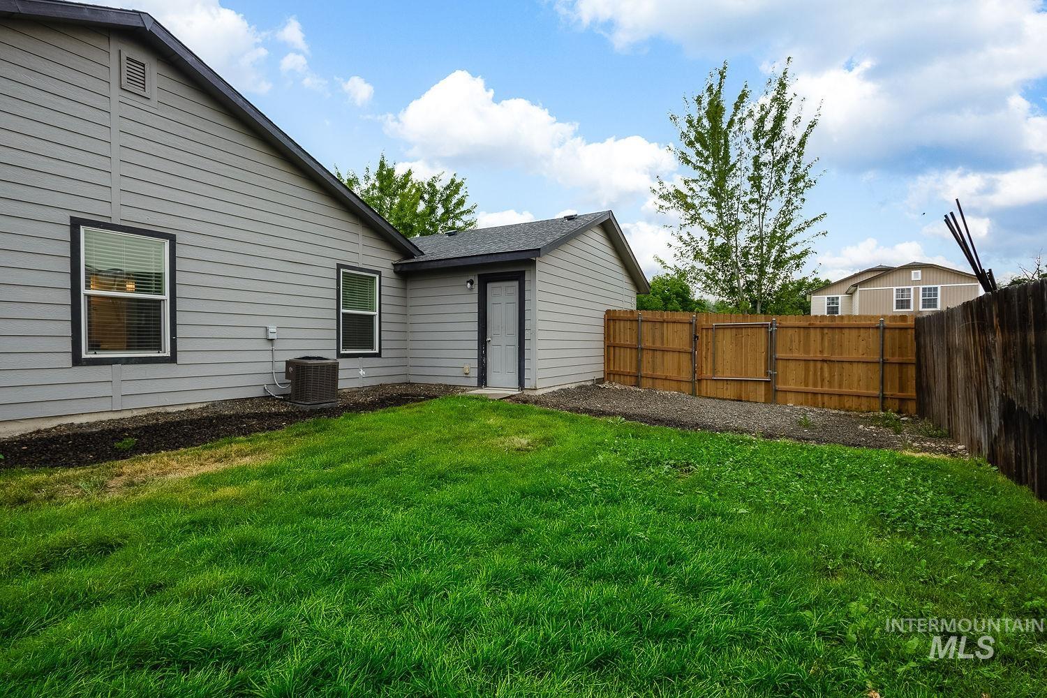 956 S Hebgon Lake Ave, Middleton, Idaho 83644, 3 Bedrooms, 2 Bathrooms, Residential For Sale, Price $389,900,MLS 98995089