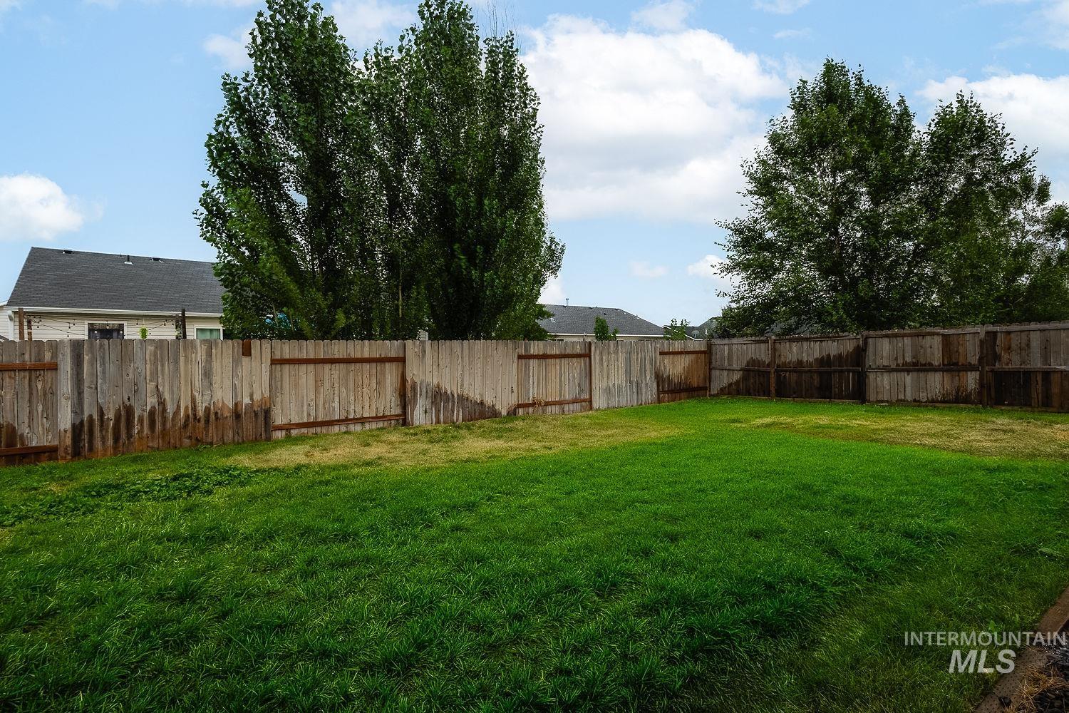 956 S Hebgon Lake Ave, Middleton, Idaho 83644, 3 Bedrooms, 2 Bathrooms, Residential For Sale, Price $389,900,MLS 98995089