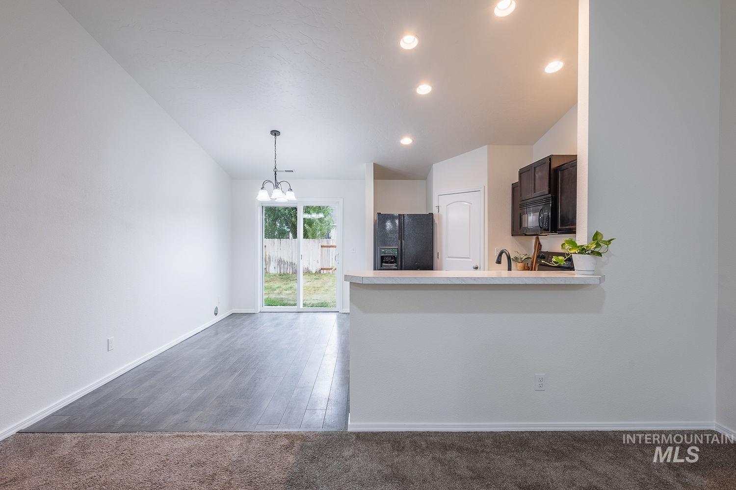 956 S Hebgon Lake Ave, Middleton, Idaho 83644, 3 Bedrooms, 2 Bathrooms, Residential For Sale, Price $389,900,MLS 98995089