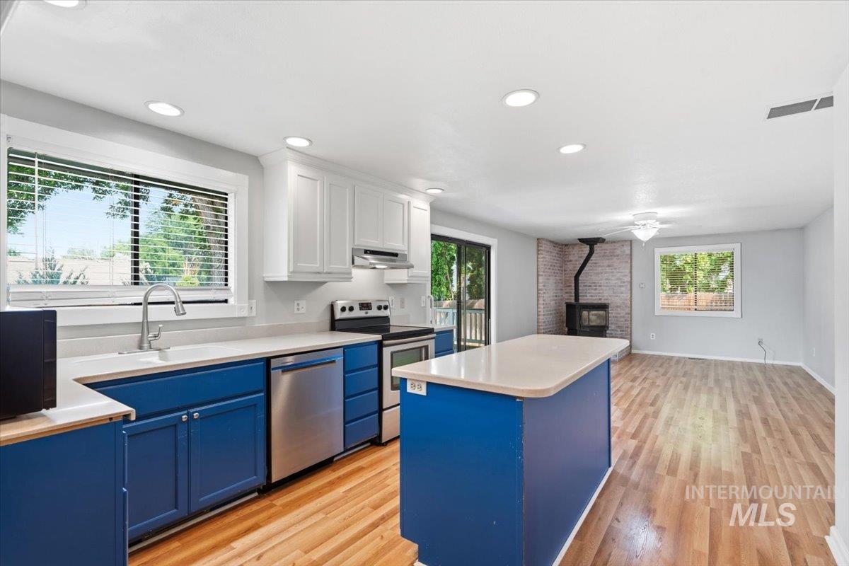 10675 W. Cranberry ct., Boise, Idaho 83717, 3 Bedrooms, 2 Bathrooms, Residential For Sale, Price $459,000, 98995091
