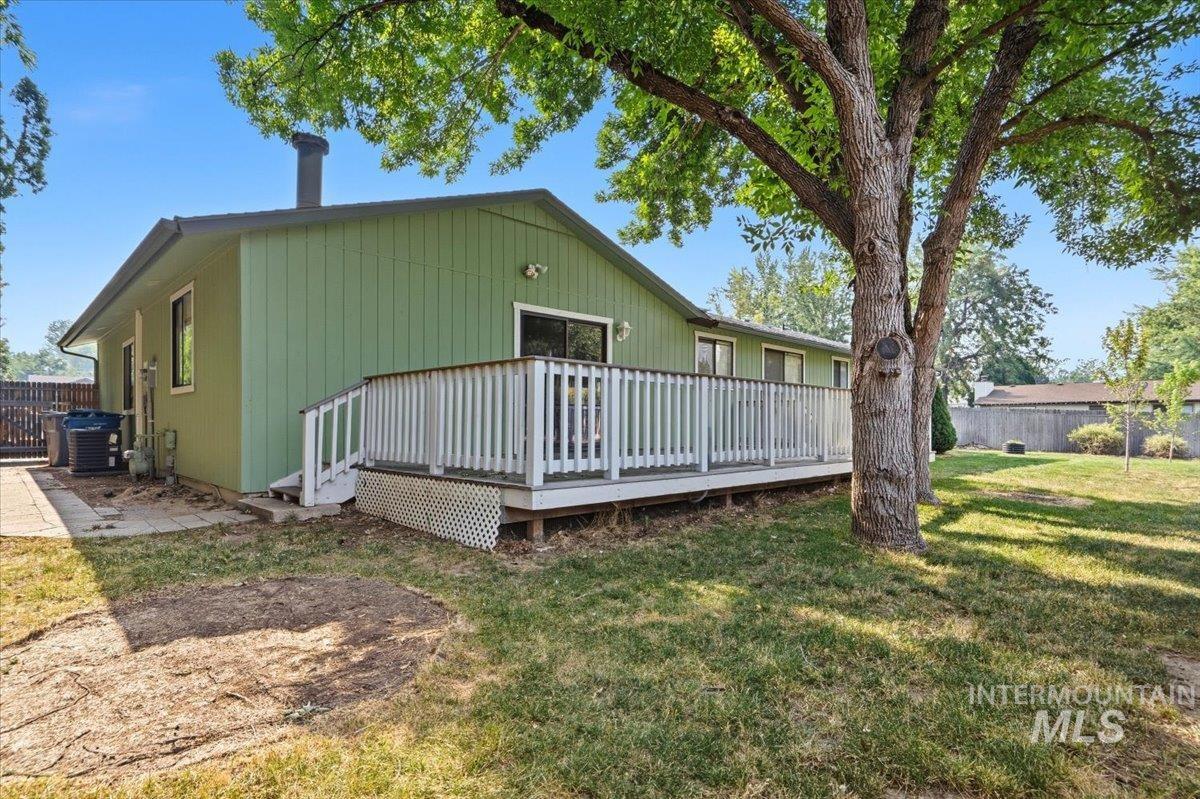 10675 W. Cranberry ct., Boise, Idaho 83717, 3 Bedrooms, 2 Bathrooms, Residential For Sale, Price $459,000, 98995091