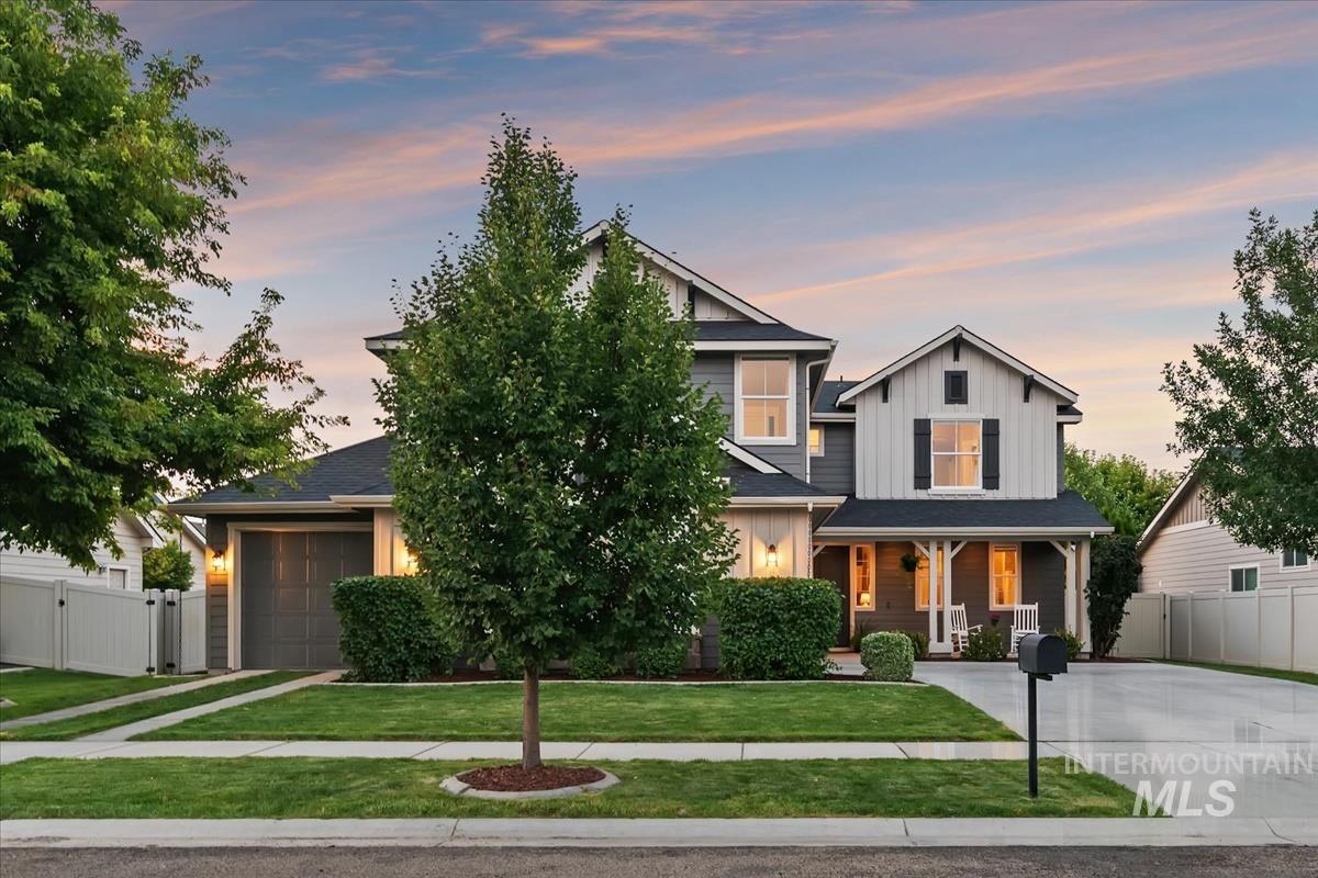 1474 W Bear Track Dr, Meridian, Idaho 83642, 5 Bedrooms, 4 Bathrooms, Residential For Sale, Price $754,990,MLS 98995092
