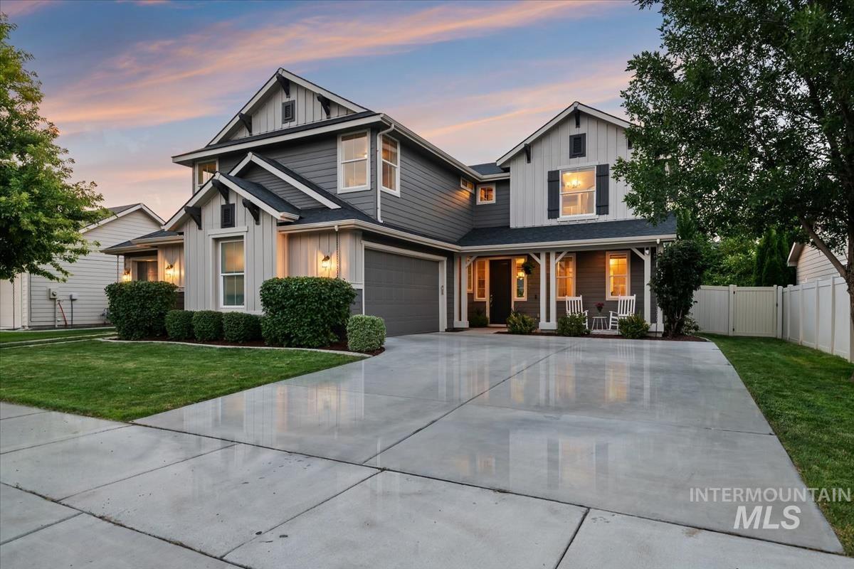 1474 W Bear Track Dr, Meridian, Idaho 83642, 5 Bedrooms, 4 Bathrooms, Residential For Sale, Price $764,990,MLS 98995092