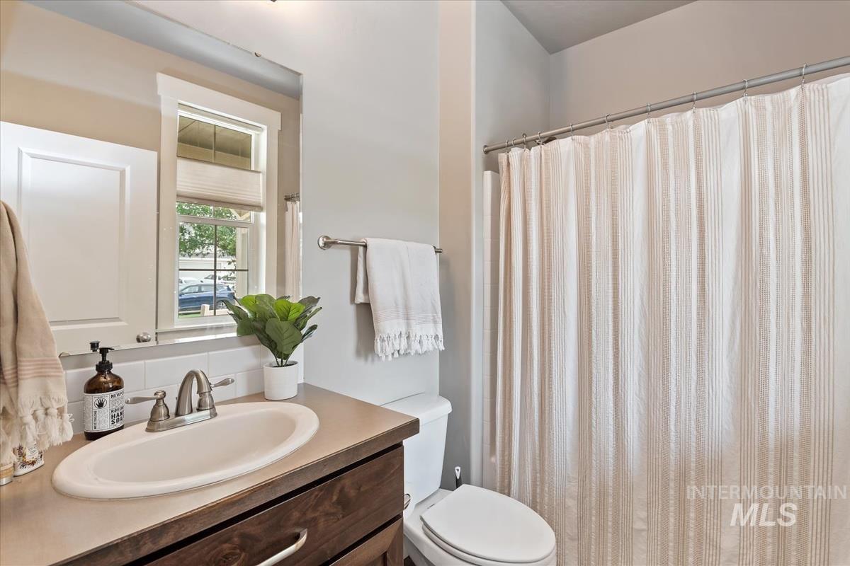 1474 W Bear Track Dr, Meridian, Idaho 83642, 5 Bedrooms, 4 Bathrooms, Residential For Sale, Price $764,990,MLS 98995092