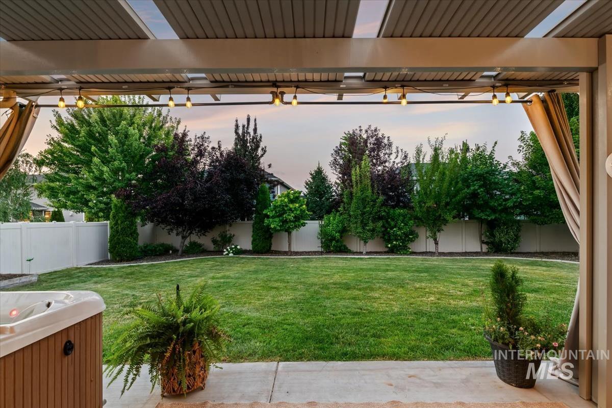 1474 W Bear Track Dr, Meridian, Idaho 83642, 5 Bedrooms, 4 Bathrooms, Residential For Sale, Price $764,990,MLS 98995092
