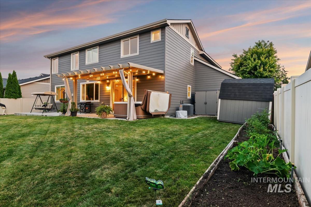 1474 W Bear Track Dr, Meridian, Idaho 83642, 5 Bedrooms, 4 Bathrooms, Residential For Sale, Price $764,990,MLS 98995092