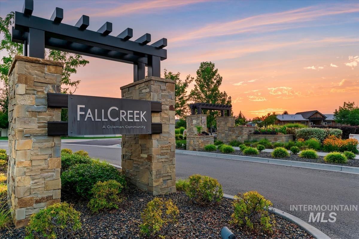 1474 W Bear Track Dr, Meridian, Idaho 83642, 5 Bedrooms, 4 Bathrooms, Residential For Sale, Price $764,990,MLS 98995092
