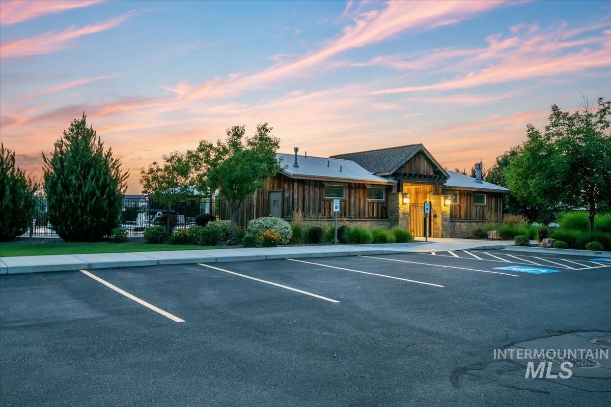 1474 W Bear Track Dr, Meridian, Idaho 83642, 5 Bedrooms, 4 Bathrooms, Residential For Sale, Price $764,990, 98995092