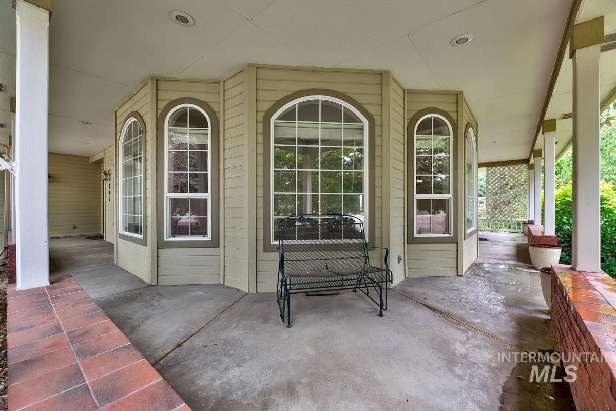 963 E Kingsford Dr, Meridian, Idaho 83642, 4 Bedrooms, 3 Bathrooms, Residential For Sale, Price $699,900, 98995097