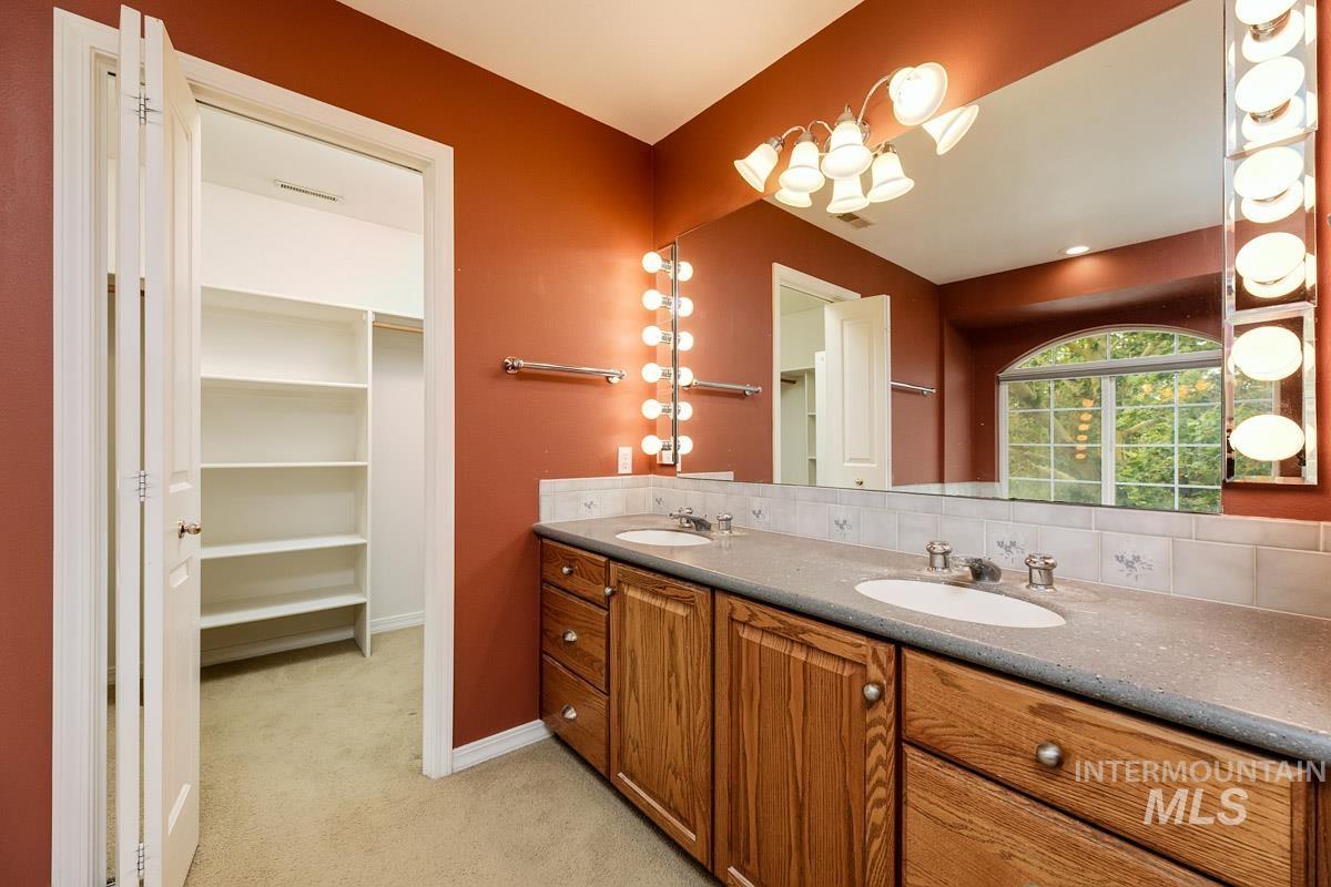 963 E Kingsford Dr, Meridian, Idaho 83642, 4 Bedrooms, 3 Bathrooms, Residential For Sale, Price $699,900, 98995097