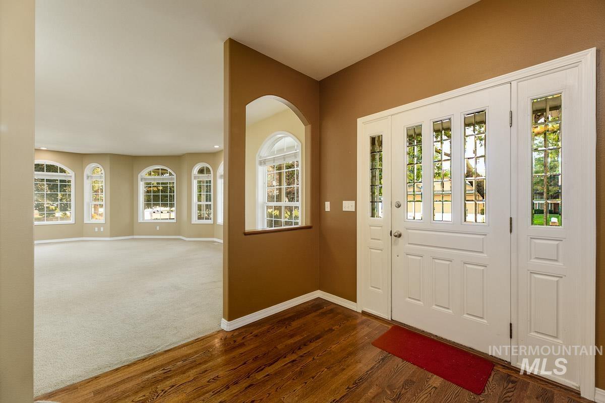 963 E Kingsford Dr, Meridian, Idaho 83642, 4 Bedrooms, 3 Bathrooms, Residential For Sale, Price $699,900, 98995097