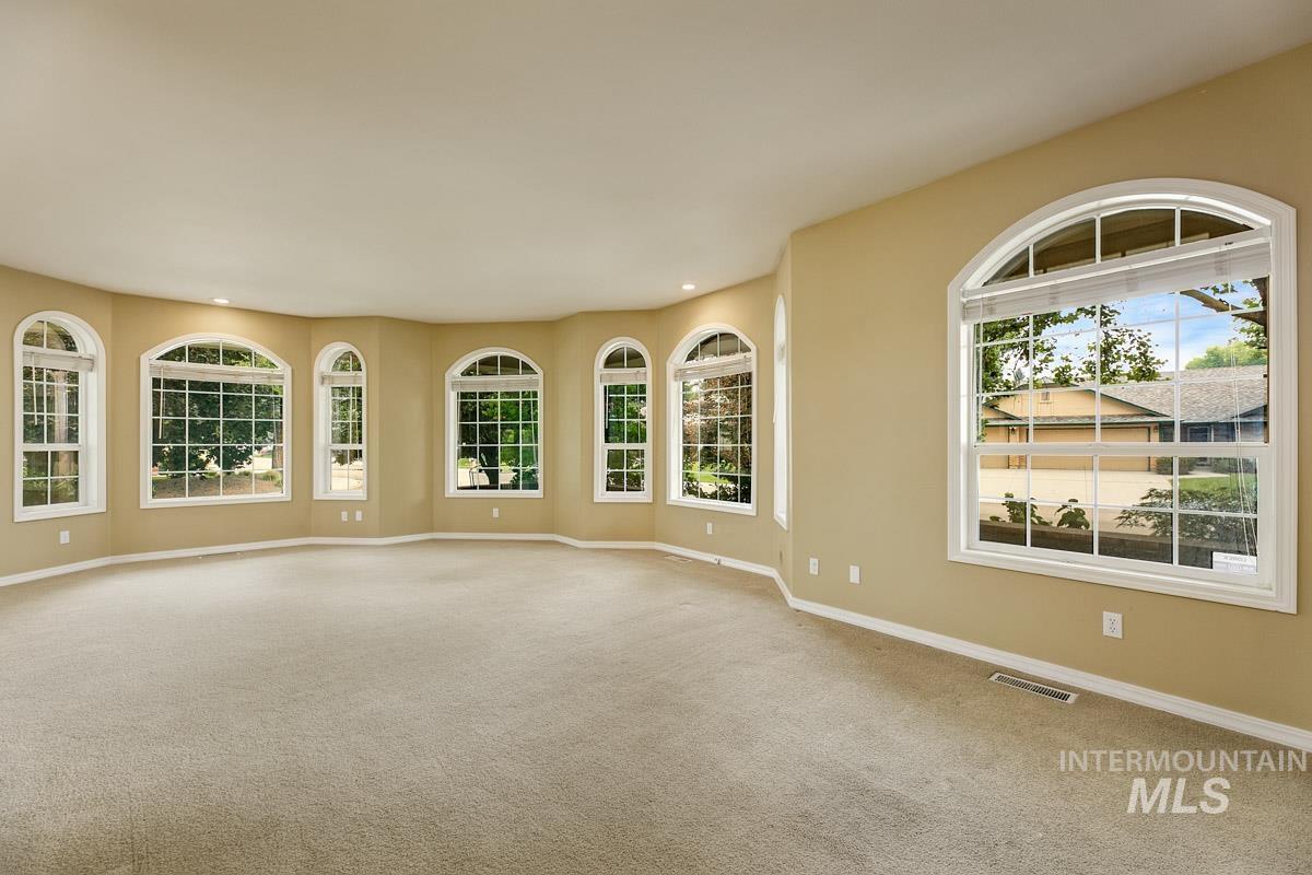 963 E Kingsford Dr, Meridian, Idaho 83642, 4 Bedrooms, 3 Bathrooms, Residential For Sale, Price $699,900, 98995097