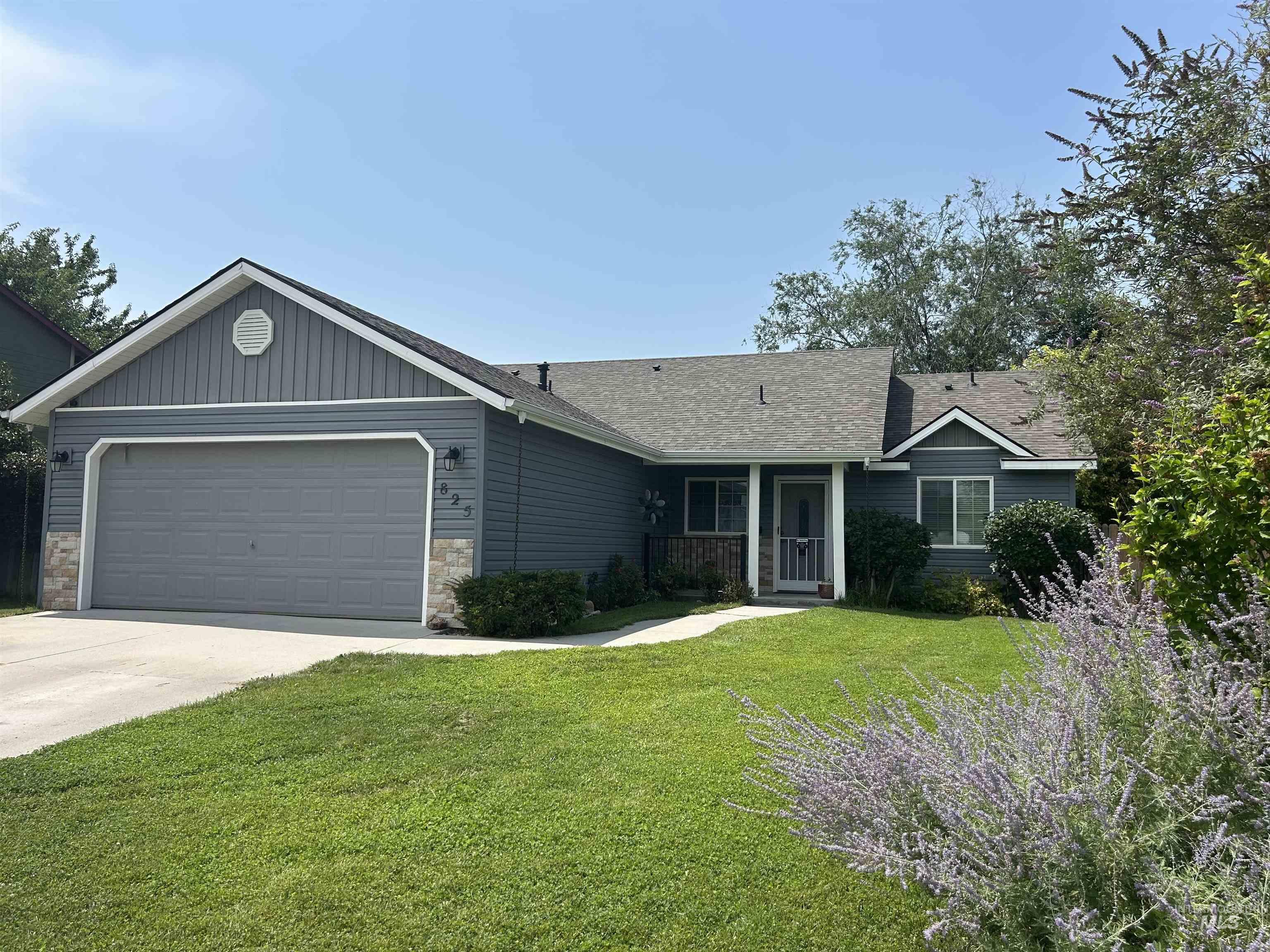 825 S Bonneville Drive, Nampa, Idaho 83686, 4 Bedrooms, 2 Bathrooms, Residential For Sale, Price $350,000, 98995100
