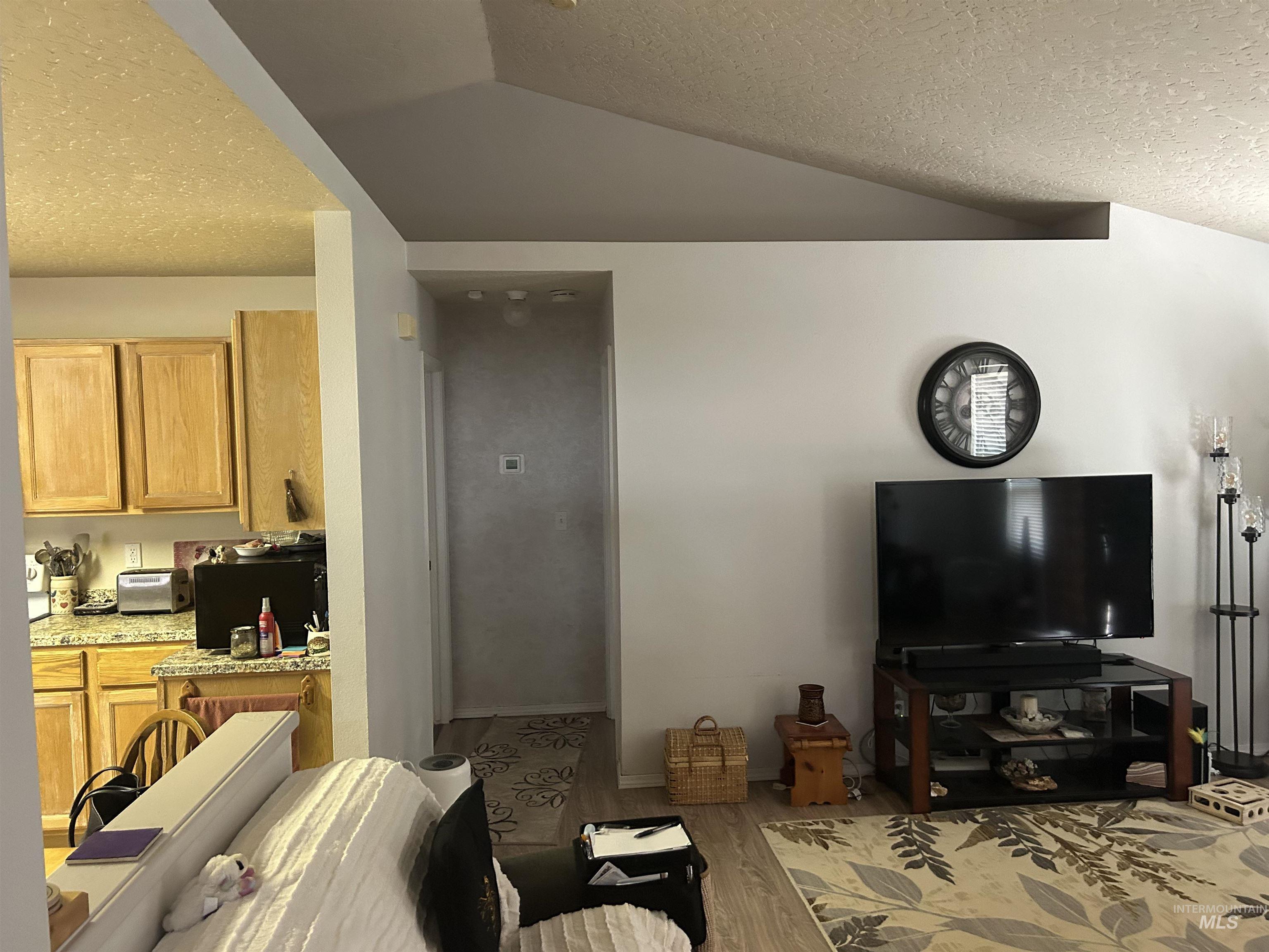 825 S Bonneville Drive, Nampa, Idaho 83686, 4 Bedrooms, 2 Bathrooms, Residential For Sale, Price $350,000, 98995100