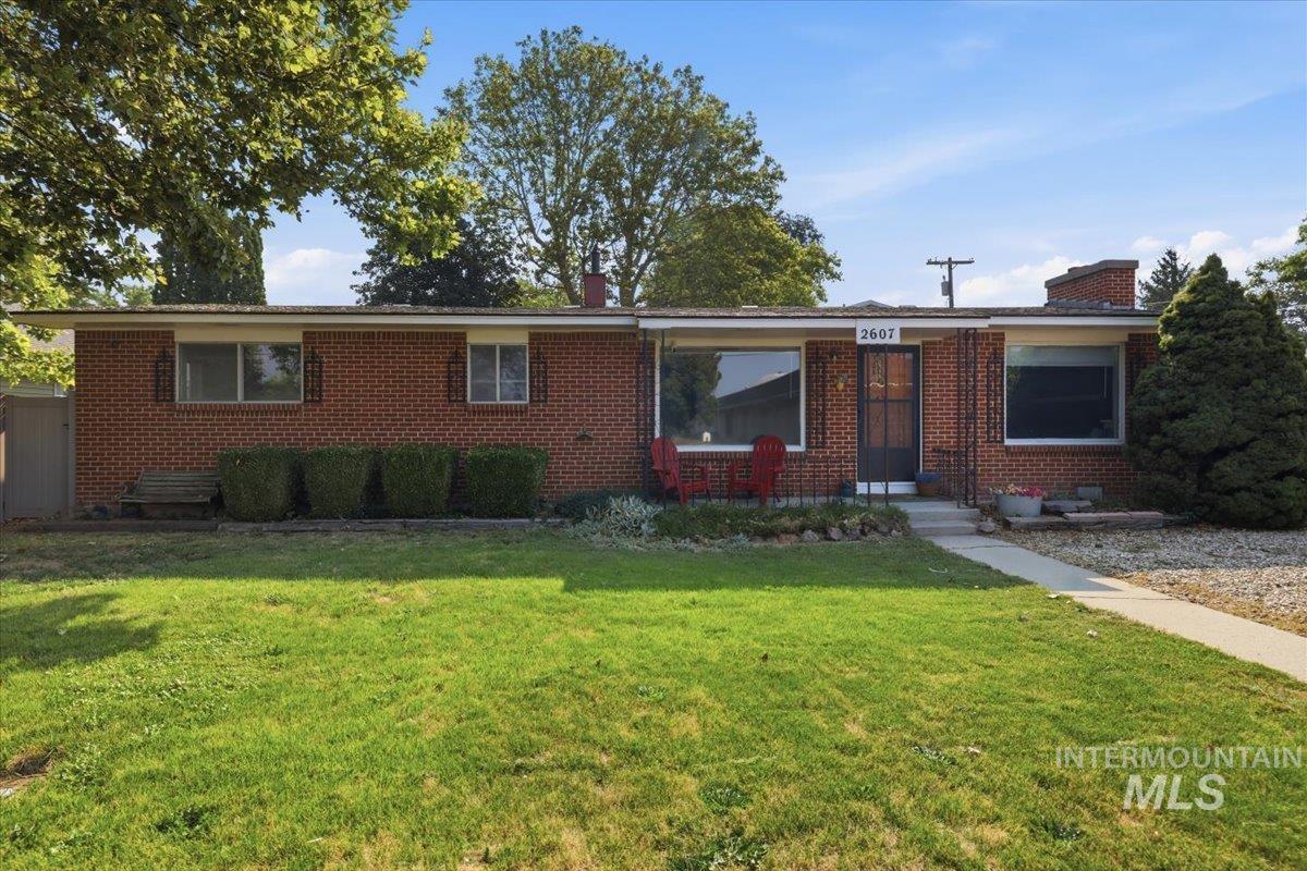 2670 S Montana, Caldwell, Idaho 83605, 3 Bedrooms, 1.5 Bathrooms, Residential For Sale, Price $399,000, 98995102