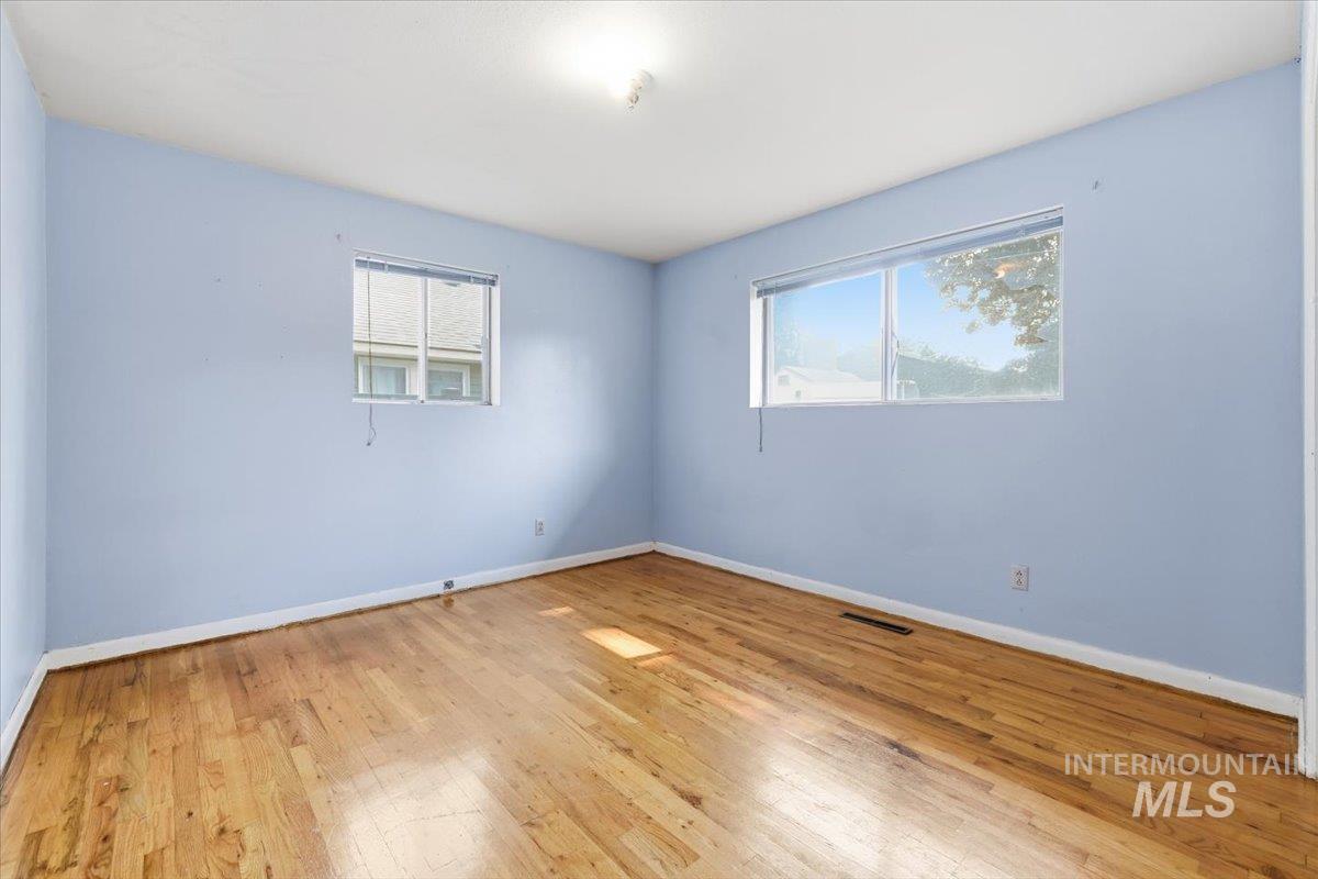 2670 S Montana, Caldwell, Idaho 83605, 3 Bedrooms, 1.5 Bathrooms, Residential For Sale, Price $399,000, 98995102