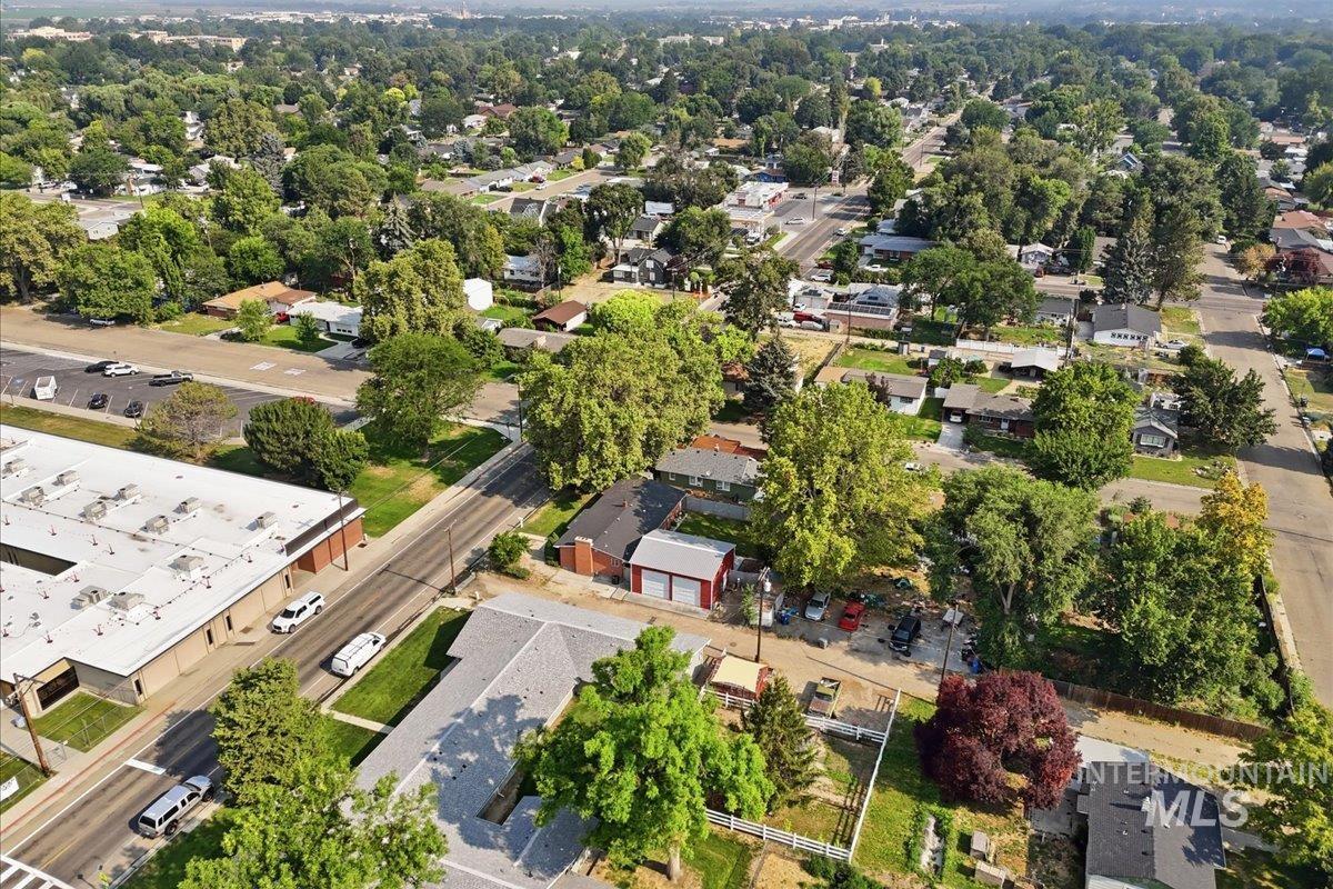 2670 S Montana, Caldwell, Idaho 83605, 3 Bedrooms, 1.5 Bathrooms, Residential For Sale, Price $399,000, 98995102
