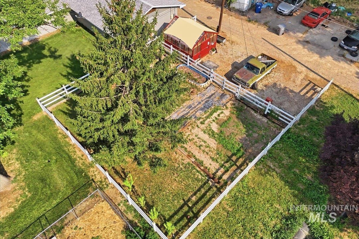 2670 S Montana, Caldwell, Idaho 83605, 3 Bedrooms, 1.5 Bathrooms, Residential For Sale, Price $399,000, 98995102