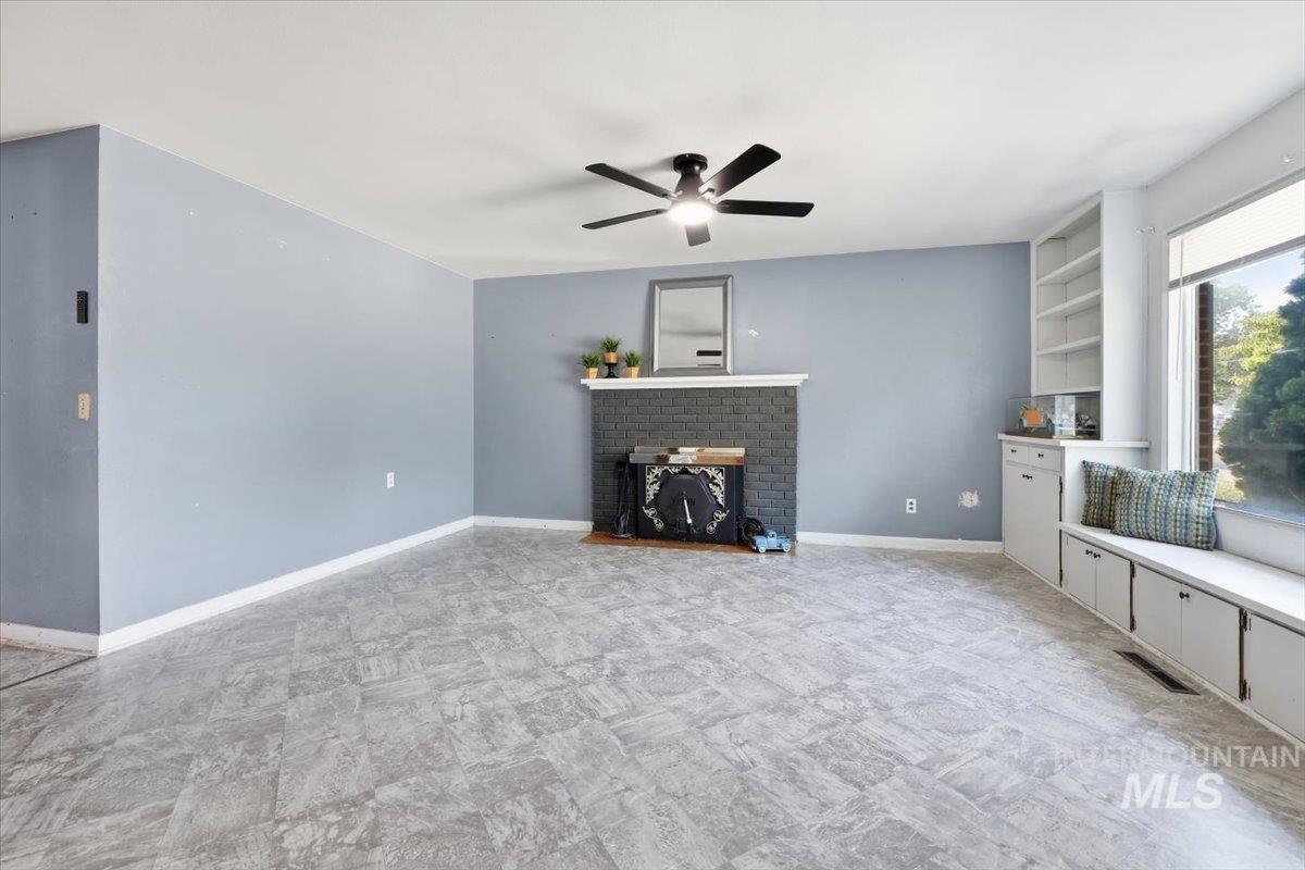 2670 S Montana, Caldwell, Idaho 83605, 3 Bedrooms, 1.5 Bathrooms, Residential For Sale, Price $399,000, 98995102