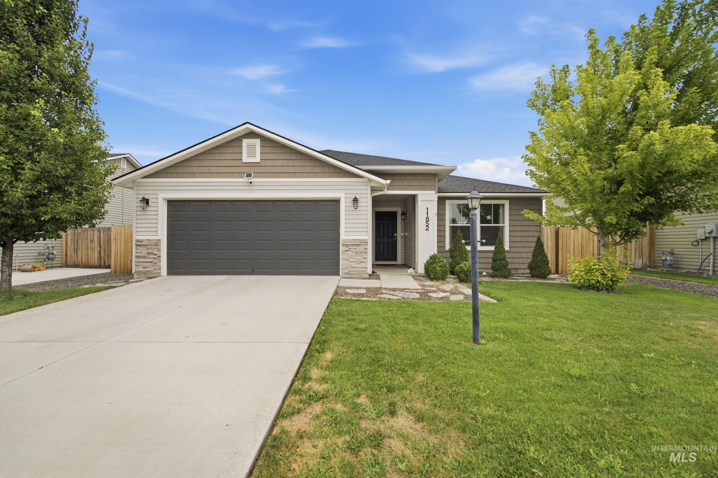 11852 Wilmington St, Caldwell, Idaho 83605, 3 Bedrooms, 2 Bathrooms, Residential For Sale, Price $394,900,MLS 98995107
