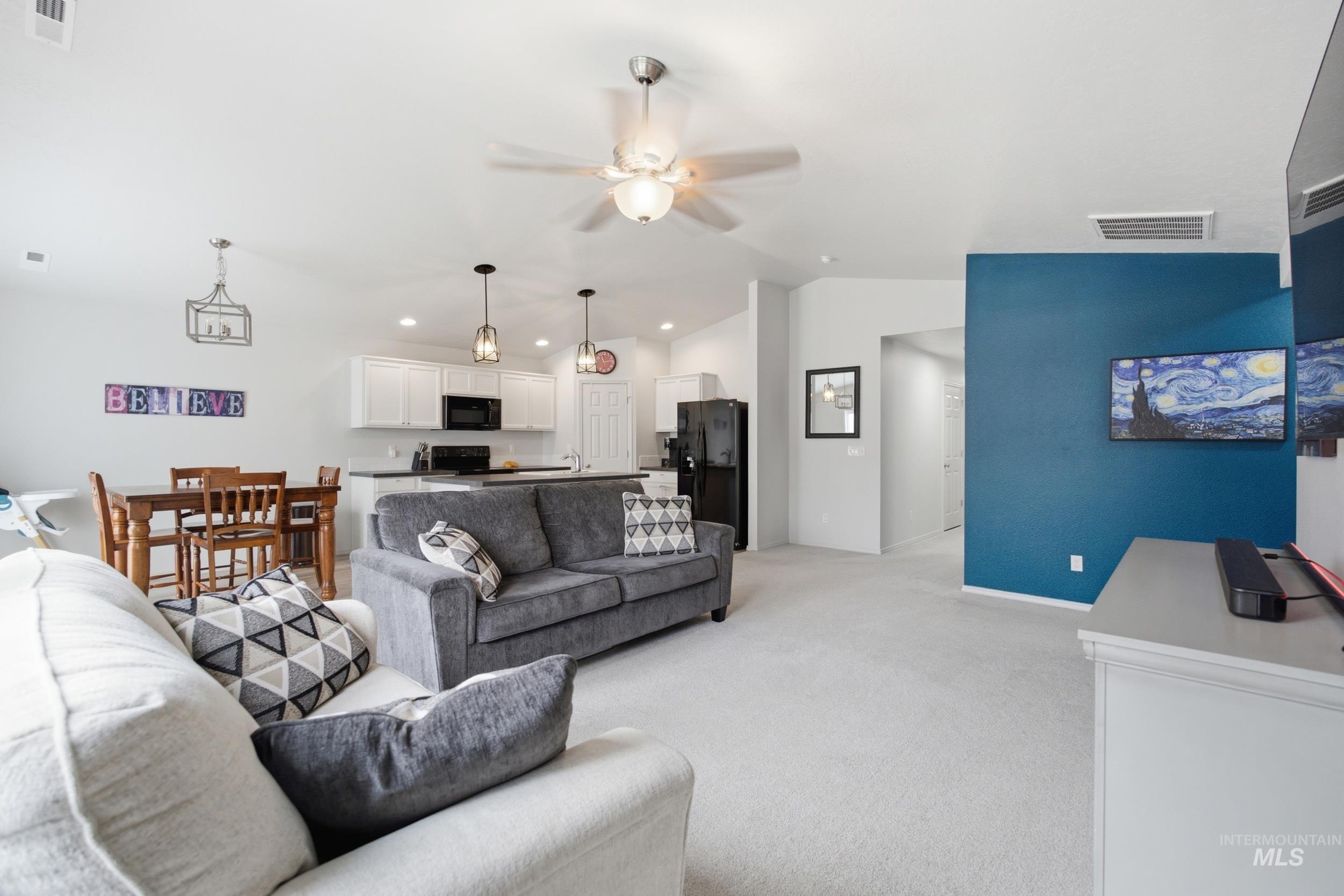 11852 Wilmington St, Caldwell, Idaho 83605, 3 Bedrooms, 2 Bathrooms, Residential For Sale, Price $394,900,MLS 98995107