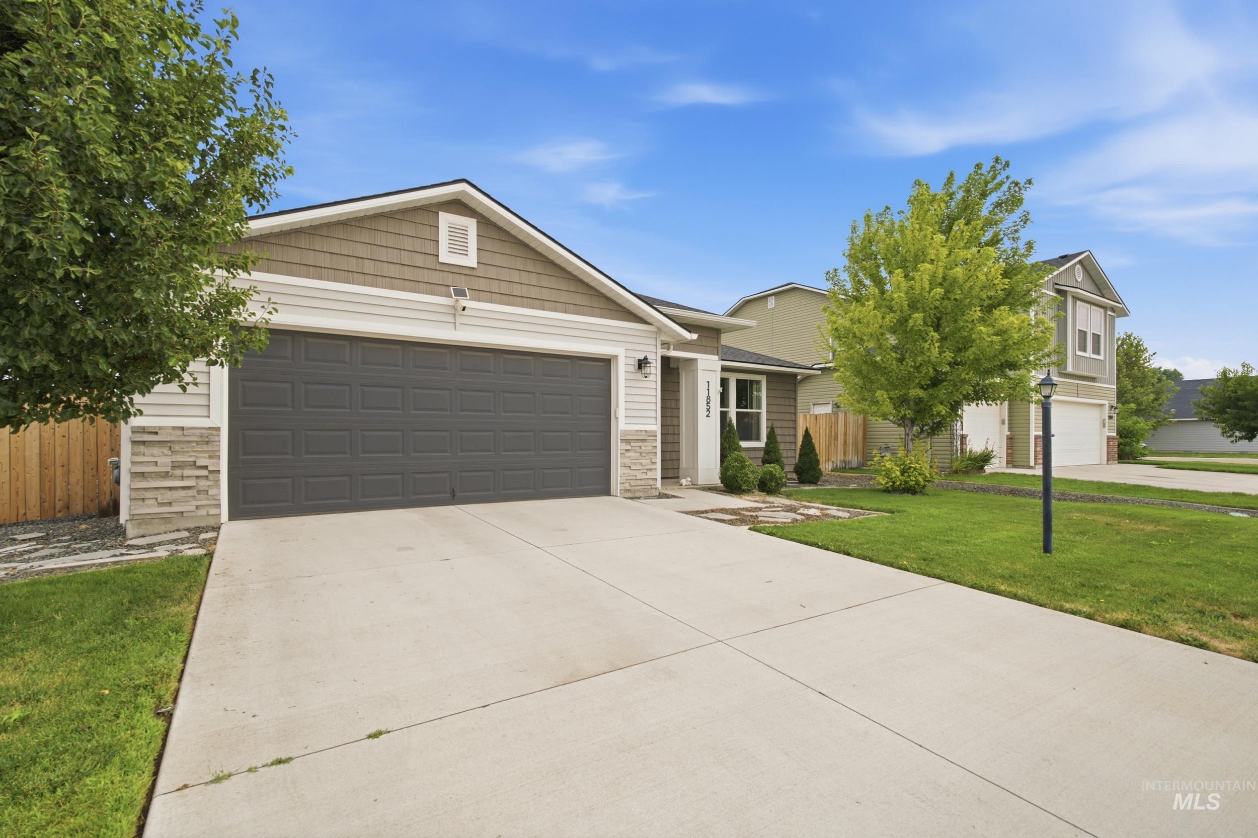 11852 Wilmington St, Caldwell, Idaho 83605, 3 Bedrooms, 2 Bathrooms, Residential For Sale, Price $394,900,MLS 98995107