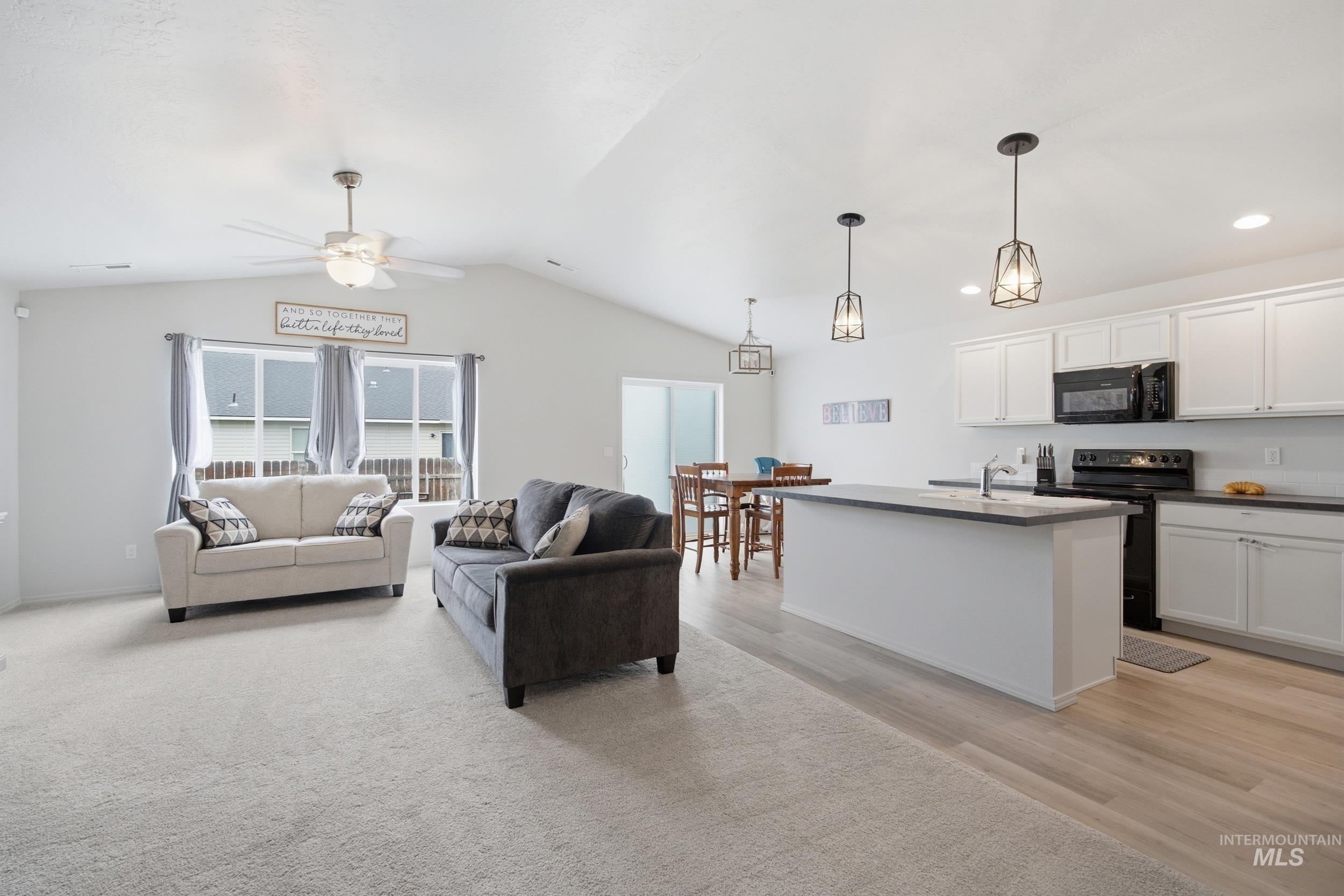11852 Wilmington St, Caldwell, Idaho 83605, 3 Bedrooms, 2 Bathrooms, Residential For Sale, Price $394,900,MLS 98995107