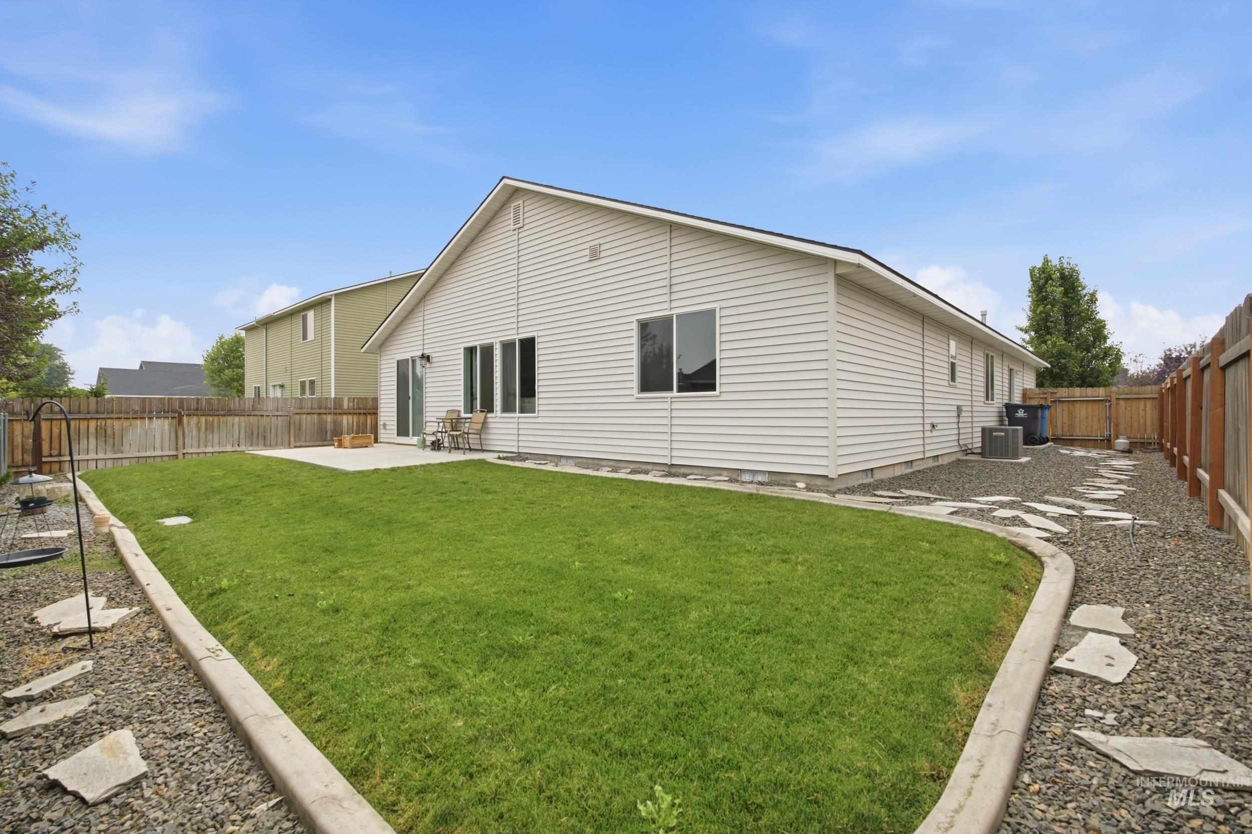 11852 Wilmington St, Caldwell, Idaho 83605, 3 Bedrooms, 2 Bathrooms, Residential For Sale, Price $394,900,MLS 98995107