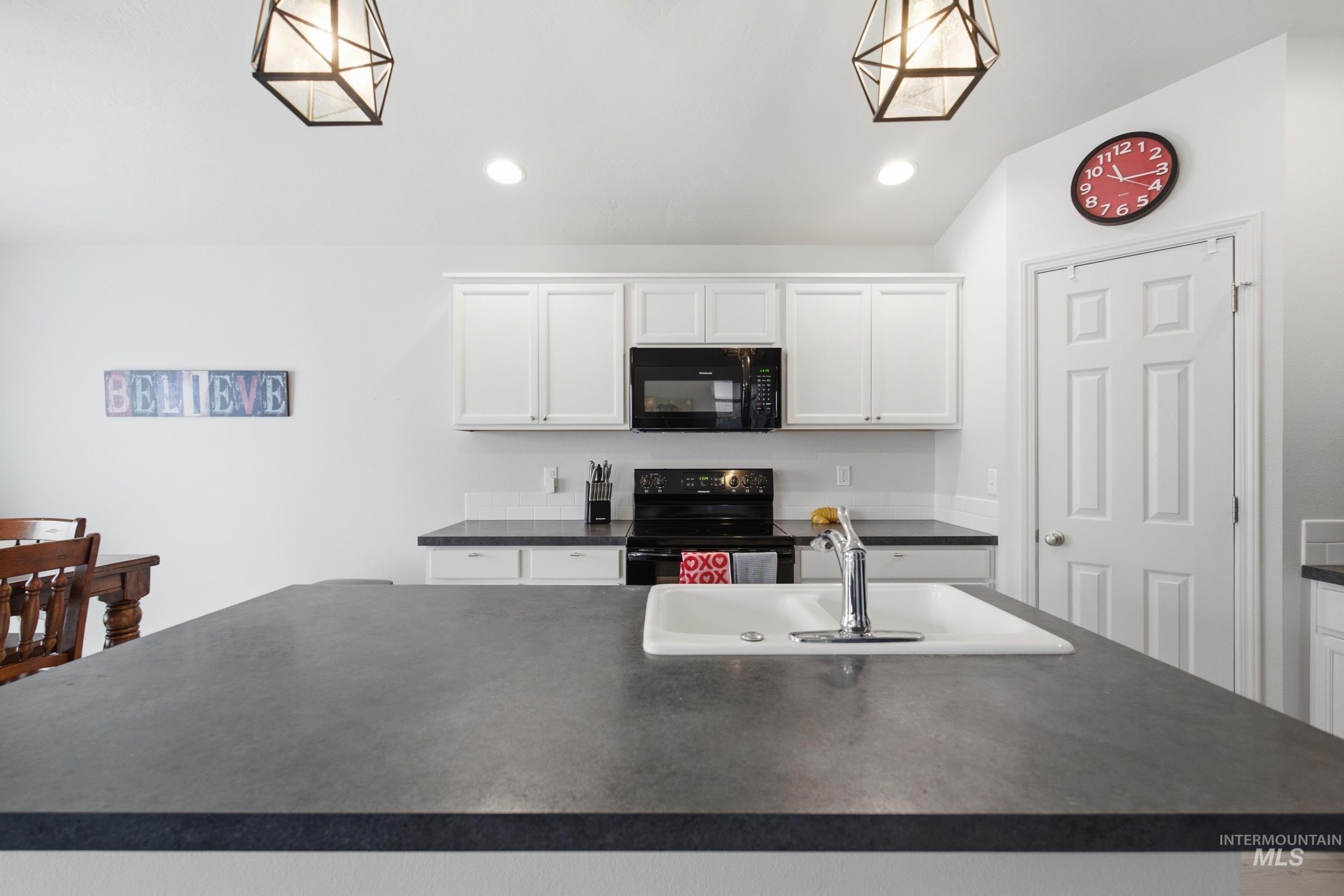 11852 Wilmington St, Caldwell, Idaho 83605, 3 Bedrooms, 2 Bathrooms, Residential For Sale, Price $394,900,MLS 98995107