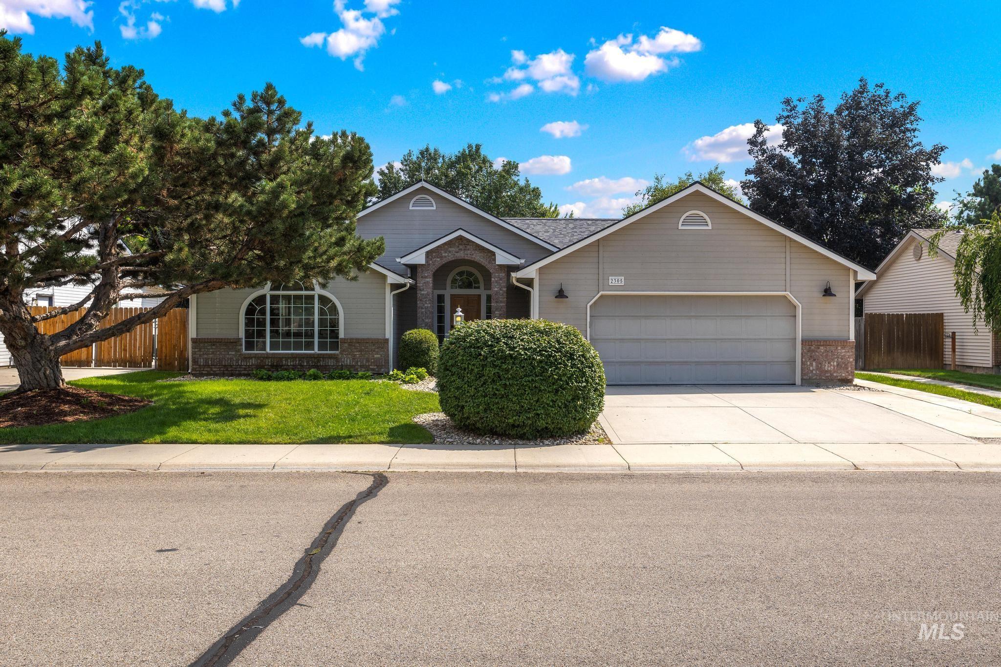 2305 E Chateau Dr, Meridian, Idaho 83646, 3 Bedrooms, 2 Bathrooms, Residential For Sale, Price $439,900,MLS 98995109