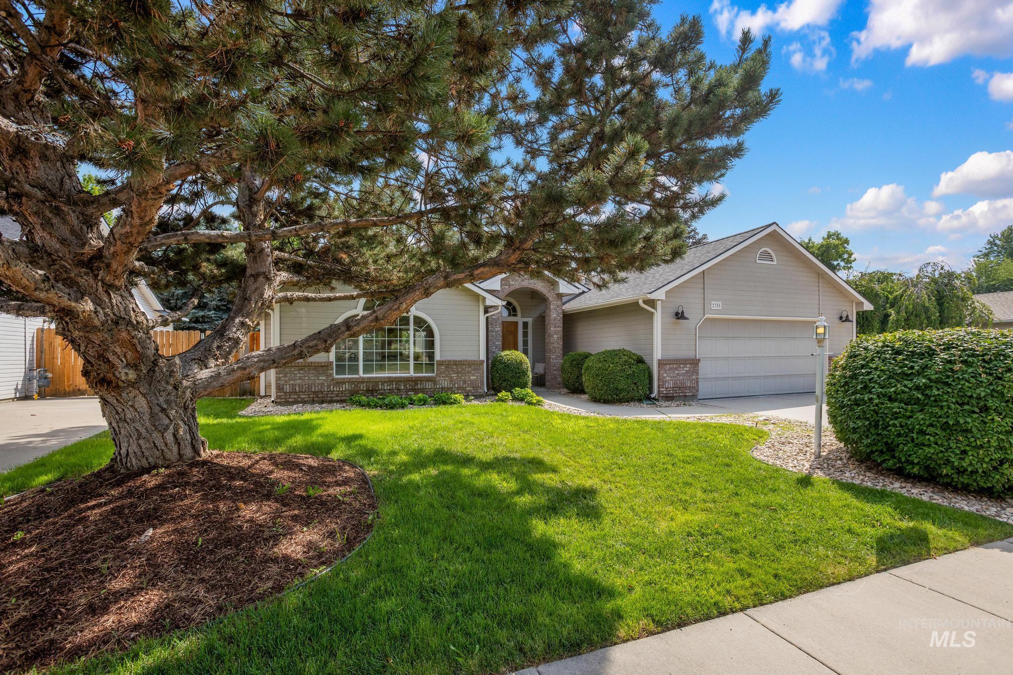 2305 E Chateau Dr, Meridian, Idaho 83646, 3 Bedrooms, 2 Bathrooms, Residential For Sale, Price $439,900,MLS 98995109