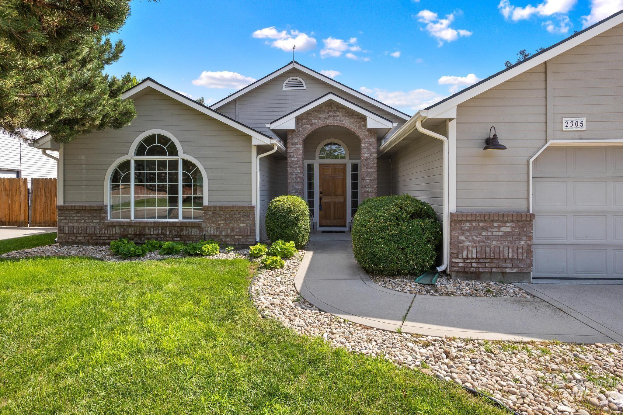 2305 E Chateau Dr, Meridian, Idaho 83646, 3 Bedrooms, 2 Bathrooms, Residential For Sale, Price $439,900,MLS 98995109