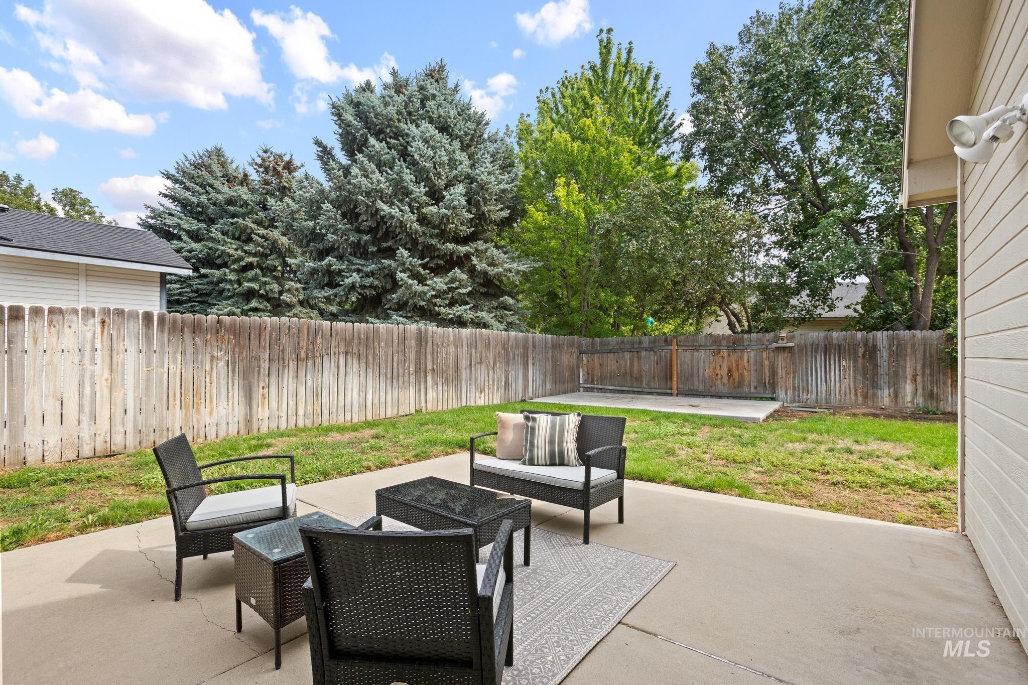 2305 E Chateau Dr, Meridian, Idaho 83646, 3 Bedrooms, 2 Bathrooms, Residential For Sale, Price $439,900,MLS 98995109