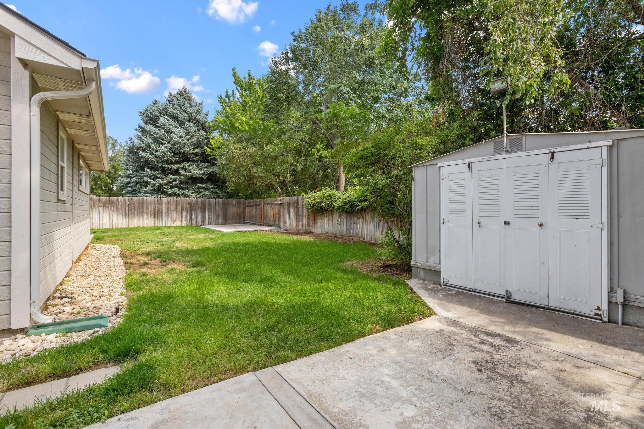 2305 E Chateau Dr, Meridian, Idaho 83646, 3 Bedrooms, 2 Bathrooms, Residential For Sale, Price $439,900,MLS 98995109
