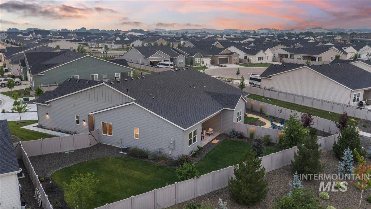 2218 N Leatherwood Ave, Star, Idaho 83669, 2 Bedrooms, 2 Bathrooms, Residential For Sale, Price $459,500,MLS 98995110