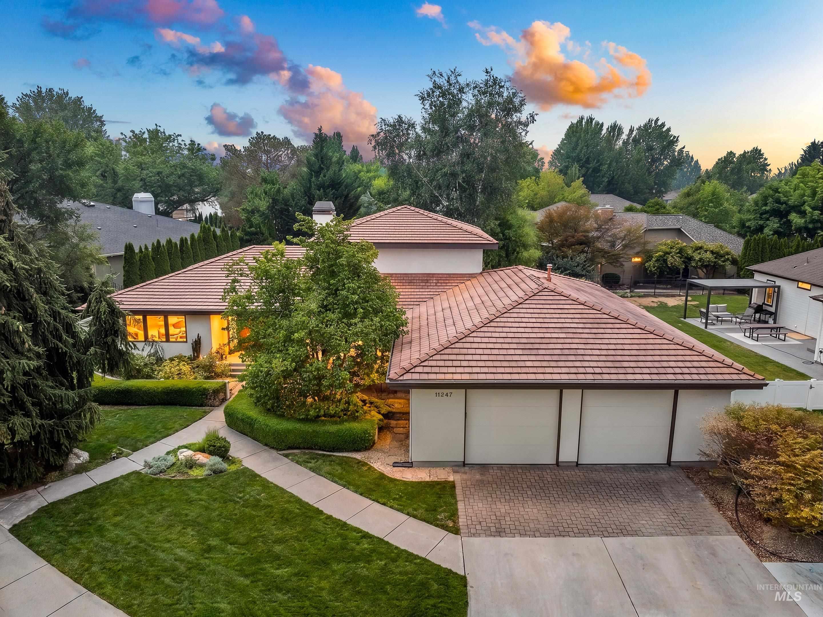 11247 W Hickory Bark Drive, Boise, Idaho 83713, 5 Bedrooms, 4 Bathrooms, Residential For Sale, Price $925,000,MLS 98995112