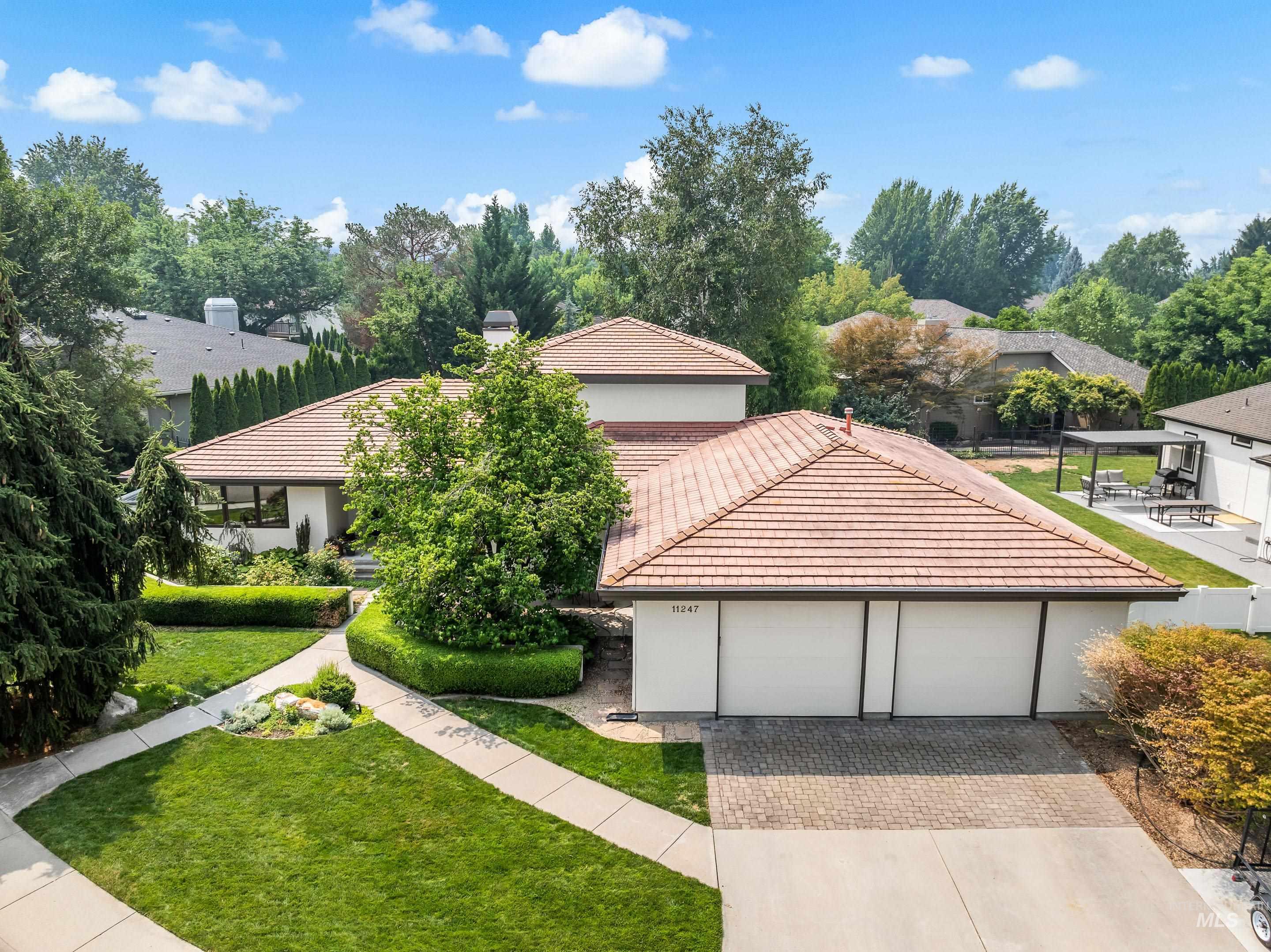11247 W Hickory Bark Drive, Boise, Idaho 83713, 5 Bedrooms, 4 Bathrooms, Residential For Sale, Price $925,000,MLS 98995112