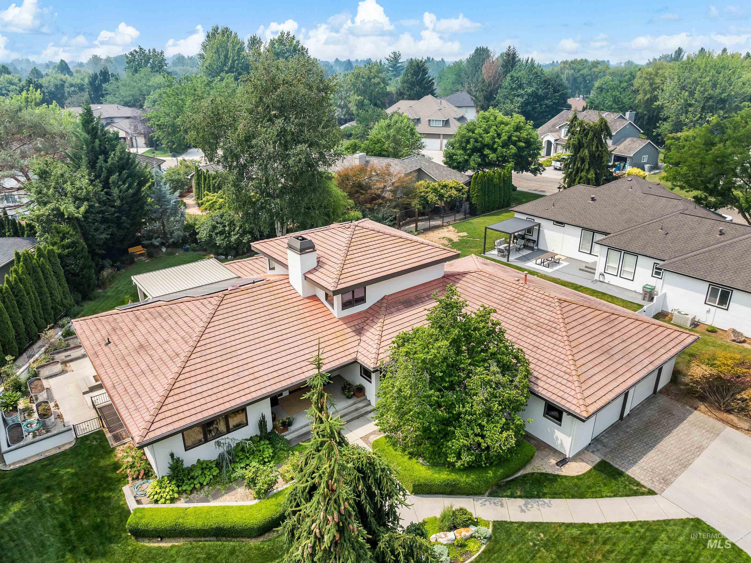 11247 W Hickory Bark Drive, Boise, Idaho 83713, 5 Bedrooms, 4 Bathrooms, Residential For Sale, Price $925,000,MLS 98995112