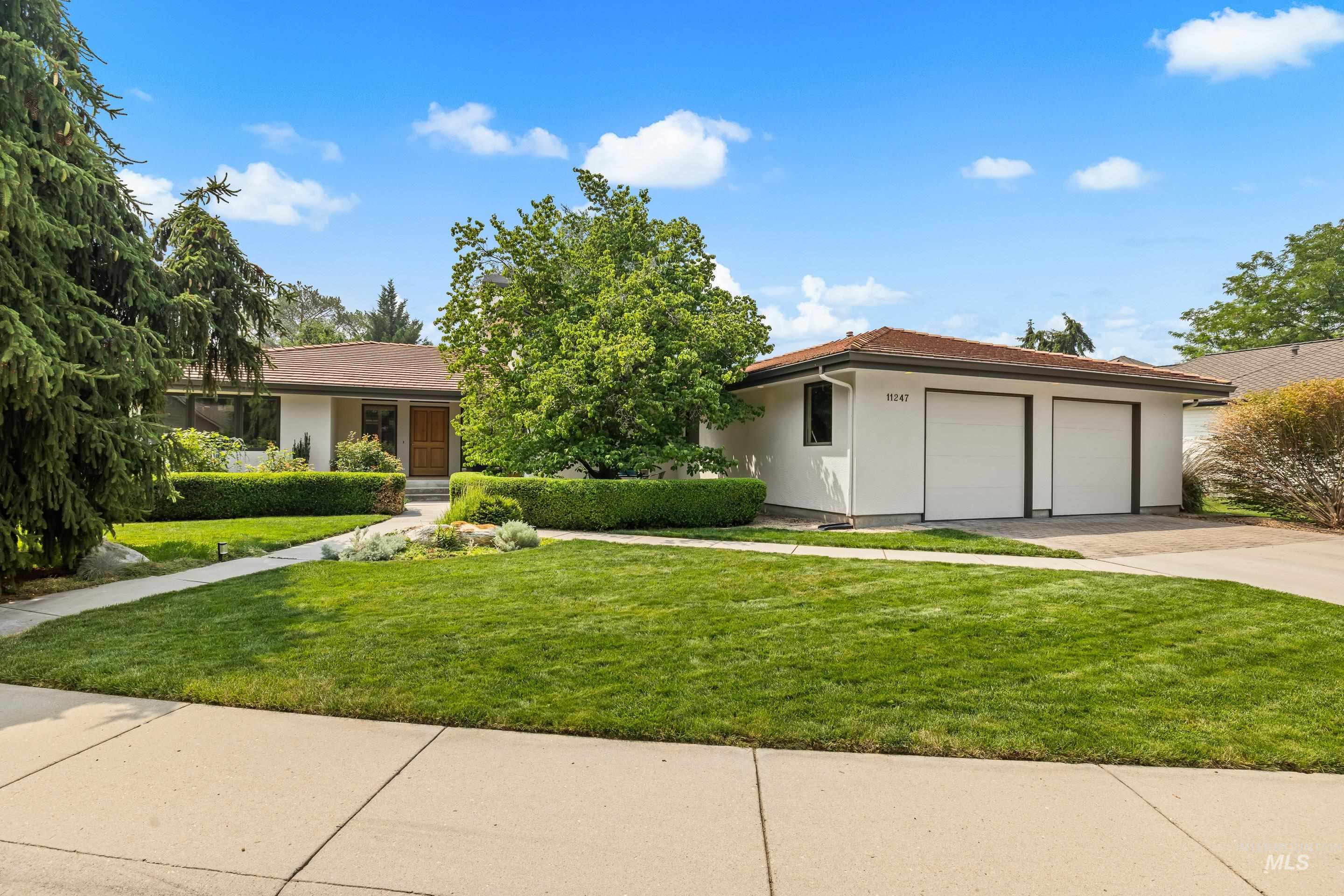 11247 W Hickory Bark Drive, Boise, Idaho 83713, 5 Bedrooms, 4 Bathrooms, Residential For Sale, Price $925,000,MLS 98995112