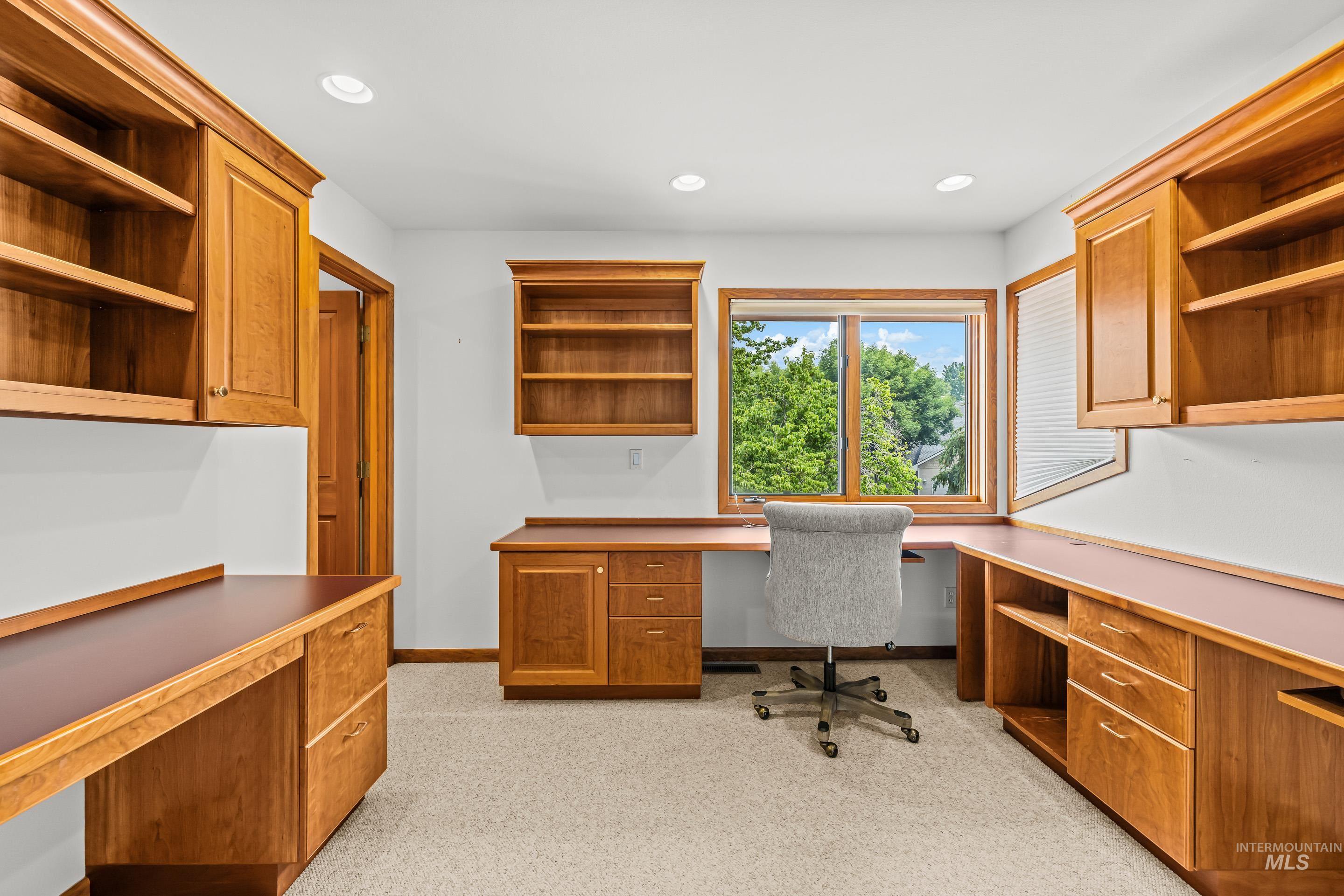 11247 W Hickory Bark Drive, Boise, Idaho 83713, 5 Bedrooms, 4 Bathrooms, Residential For Sale, Price $925,000,MLS 98995112