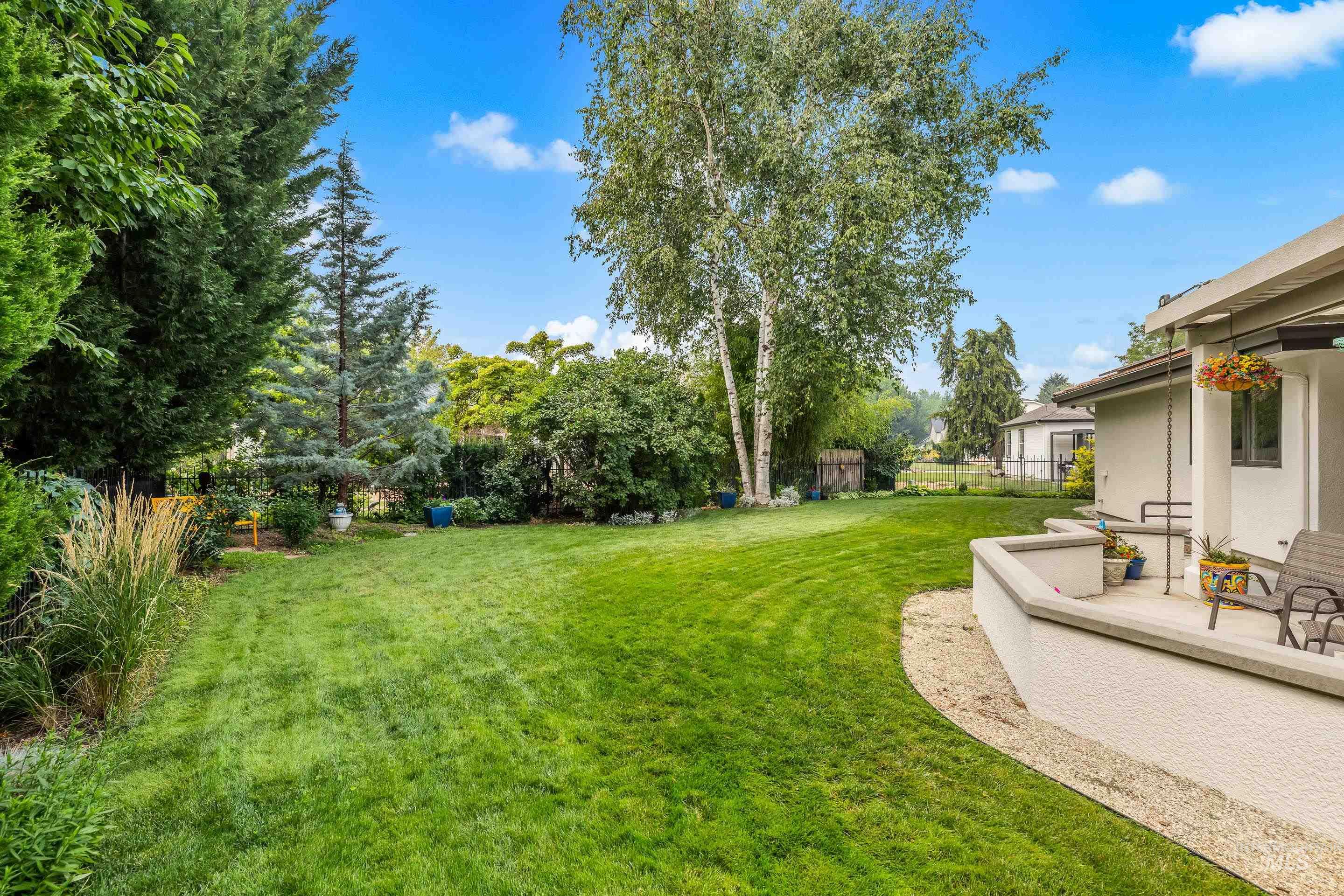 11247 W Hickory Bark Drive, Boise, Idaho 83713, 5 Bedrooms, 4 Bathrooms, Residential For Sale, Price $925,000,MLS 98995112
